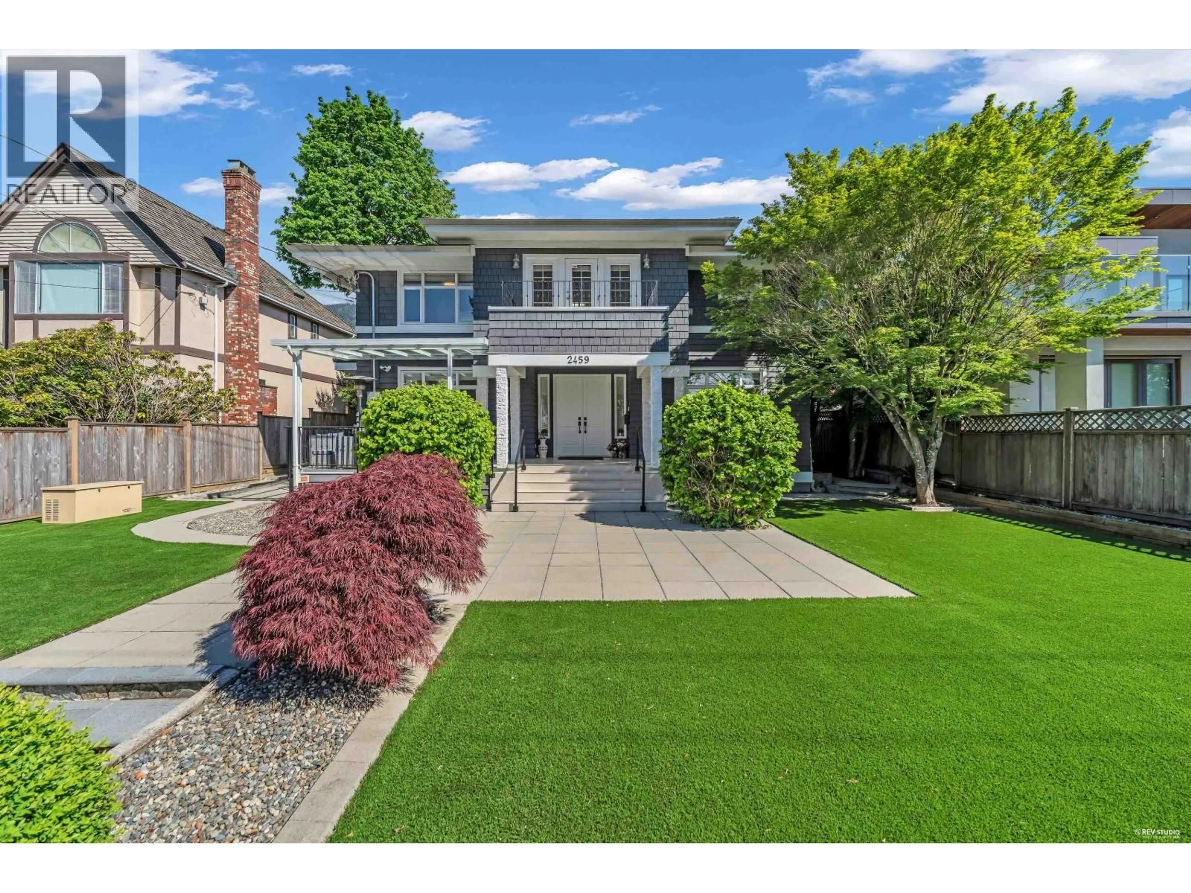 A pic from outside/outdoor area/front of a property/back of a property/a pic from drone, street for 2459 MATHERS AVENUE, West Vancouver British Columbia V7V2H9