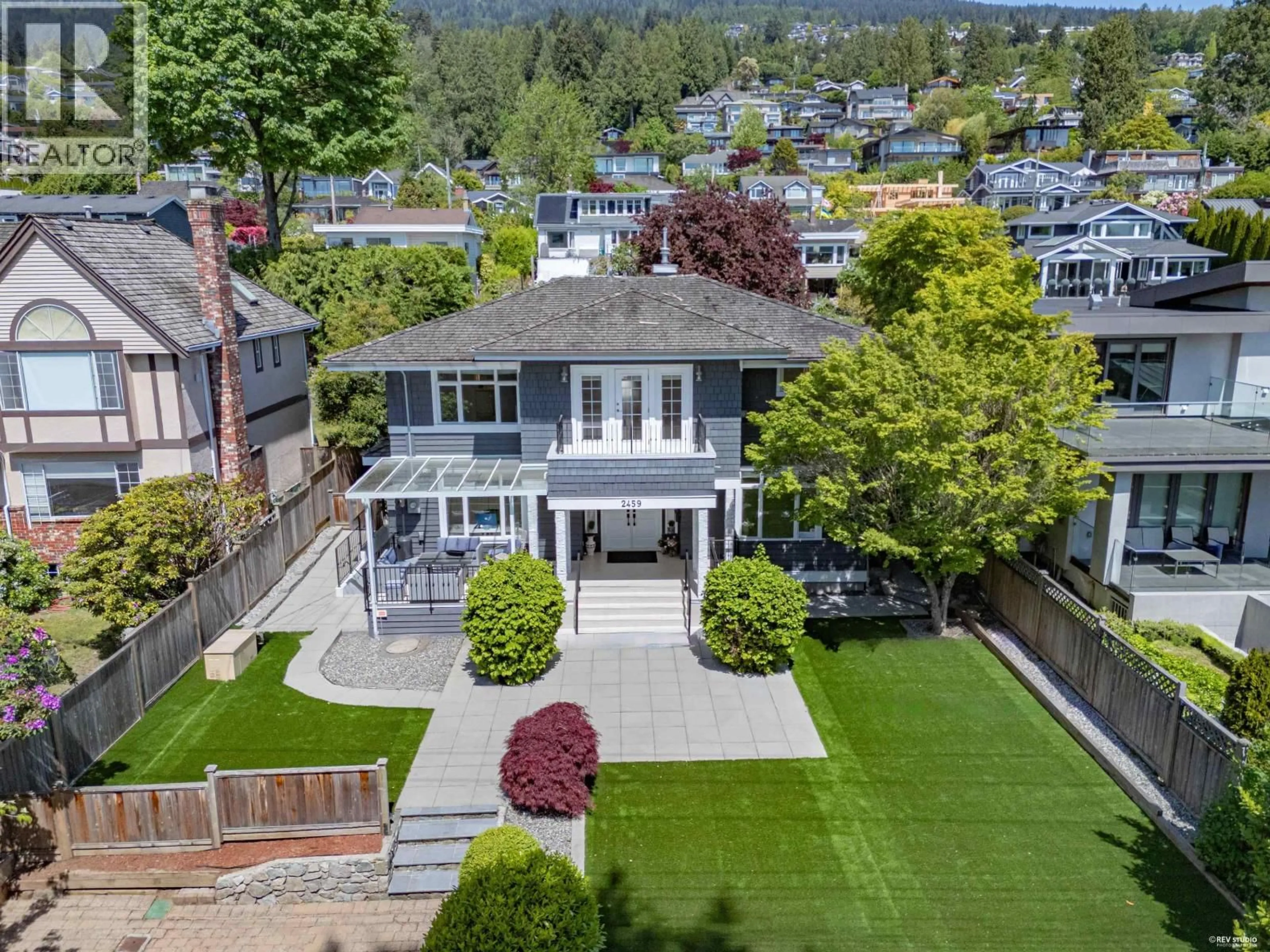 A pic from outside/outdoor area/front of a property/back of a property/a pic from drone, street for 2459 MATHERS AVENUE, West Vancouver British Columbia V7V2H9