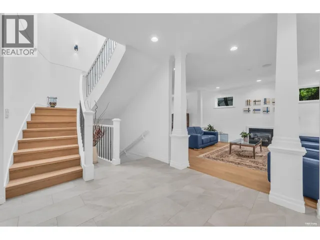 2459 MATHERS AVENUE, West Vancouver 5