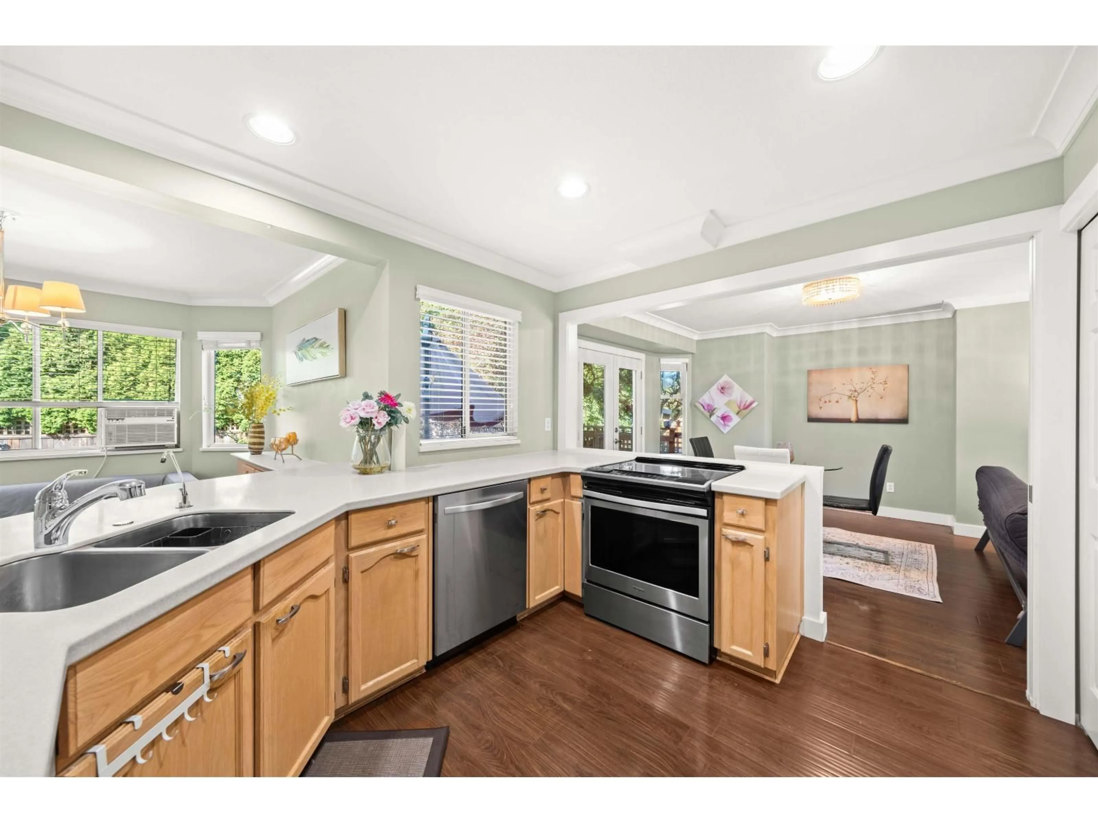 Open concept kitchen, unknown for 21558 86A CRESCENT, Langley British Columbia V1M2E3