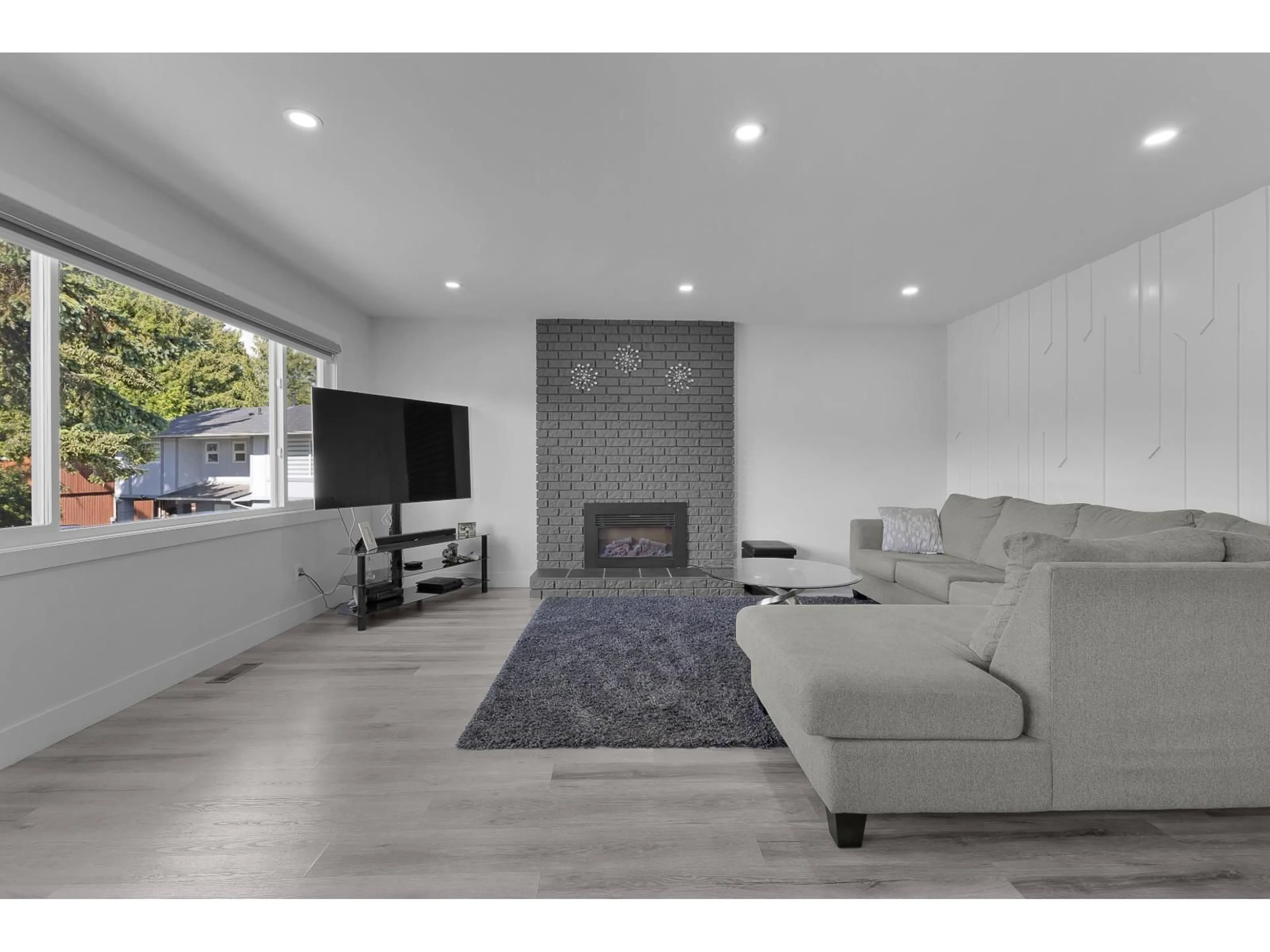 Living room with furniture, unknown for 7432 115A STREET, Delta British Columbia V4C5P8