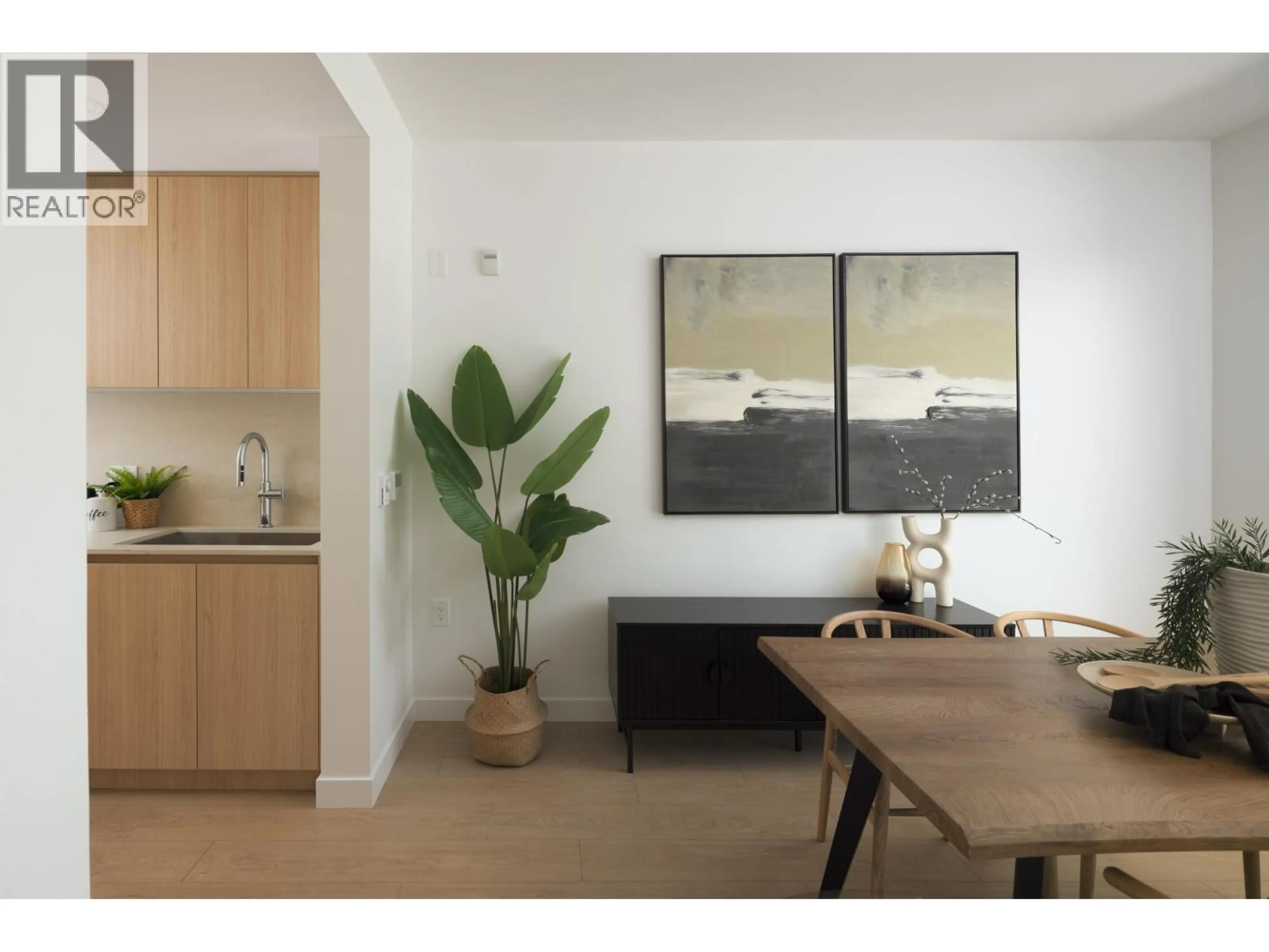 Unknown for 2408 12TH AVENUE, Vancouver British Columbia V5N0E3