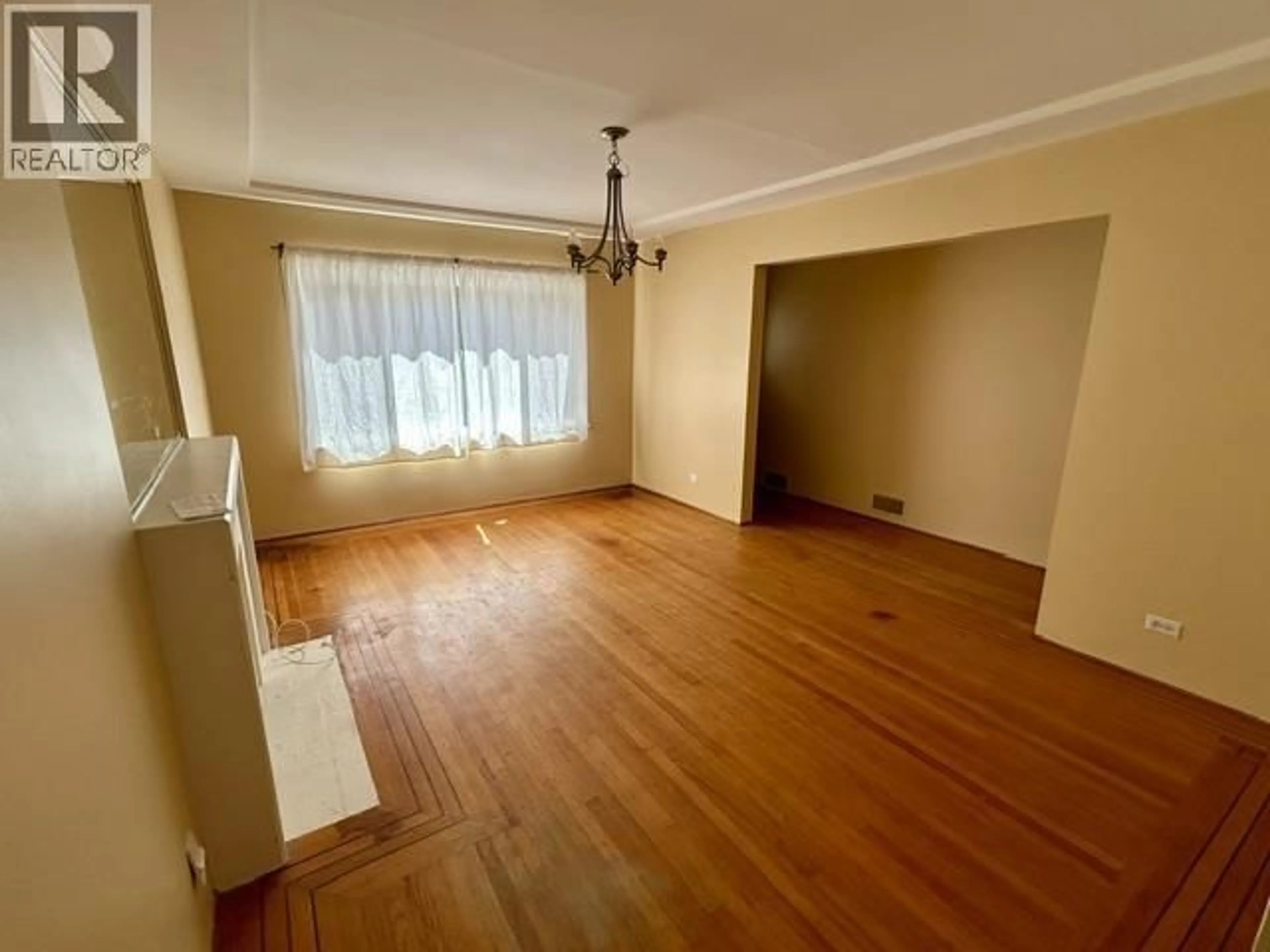 Unknown for 4207 15TH AVENUE, Vancouver British Columbia V6R3A7