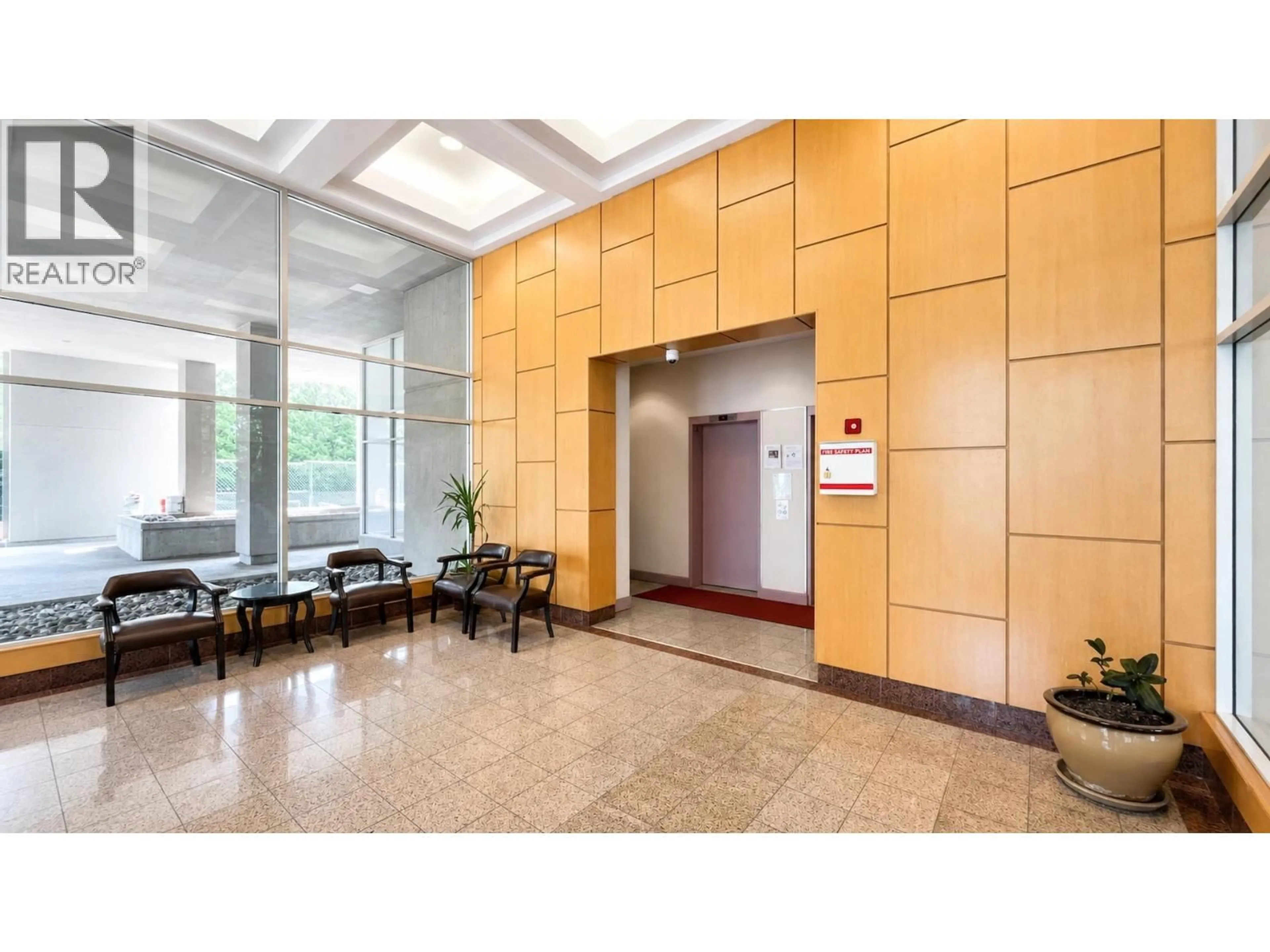 Lobby for 1108 - 9623 MANCHESTER DRIVE, Burnaby British Columbia V3N4Y8