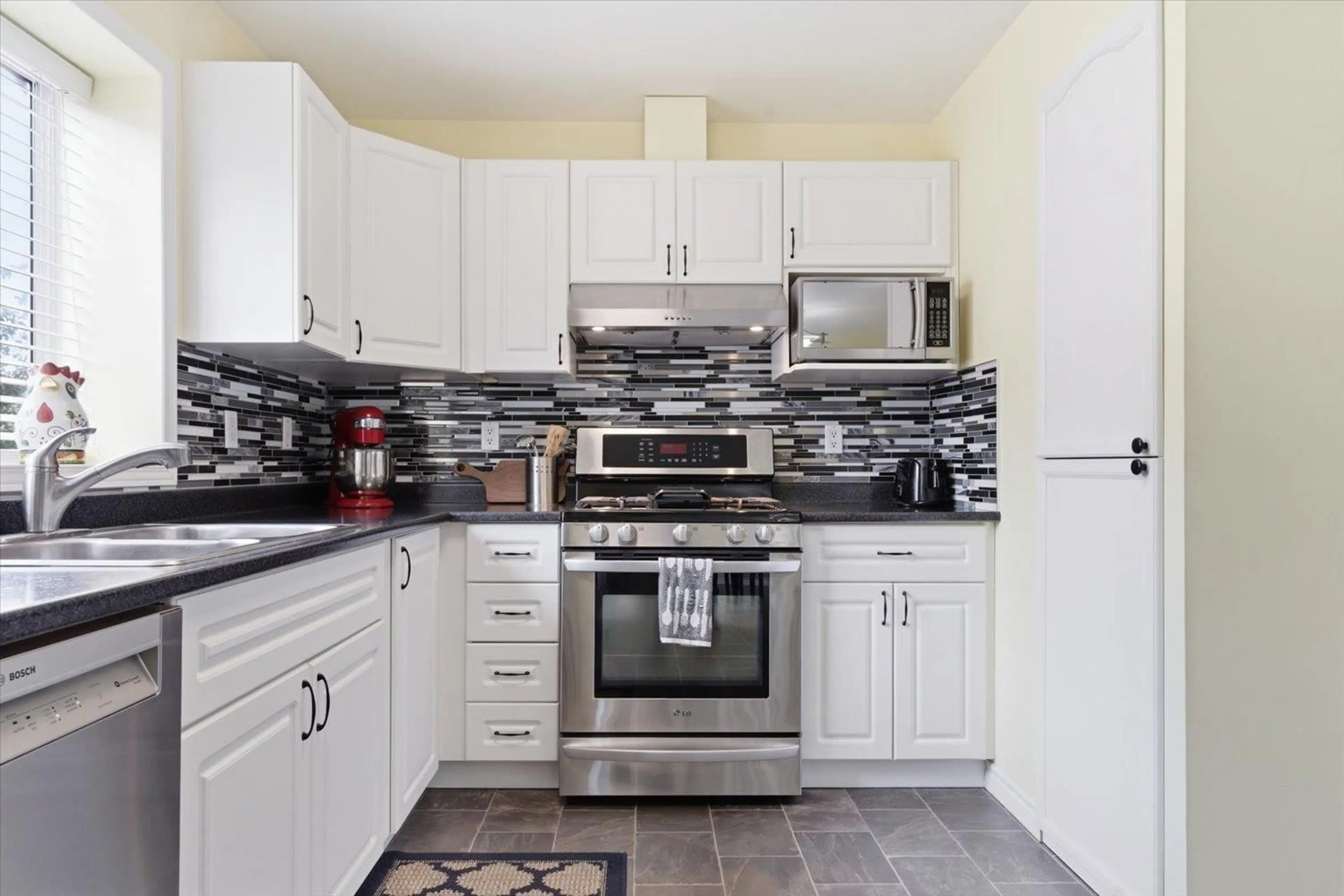 Unknown for 1 - 45740 THOMAS ROAD, Chilliwack British Columbia V2R3V9