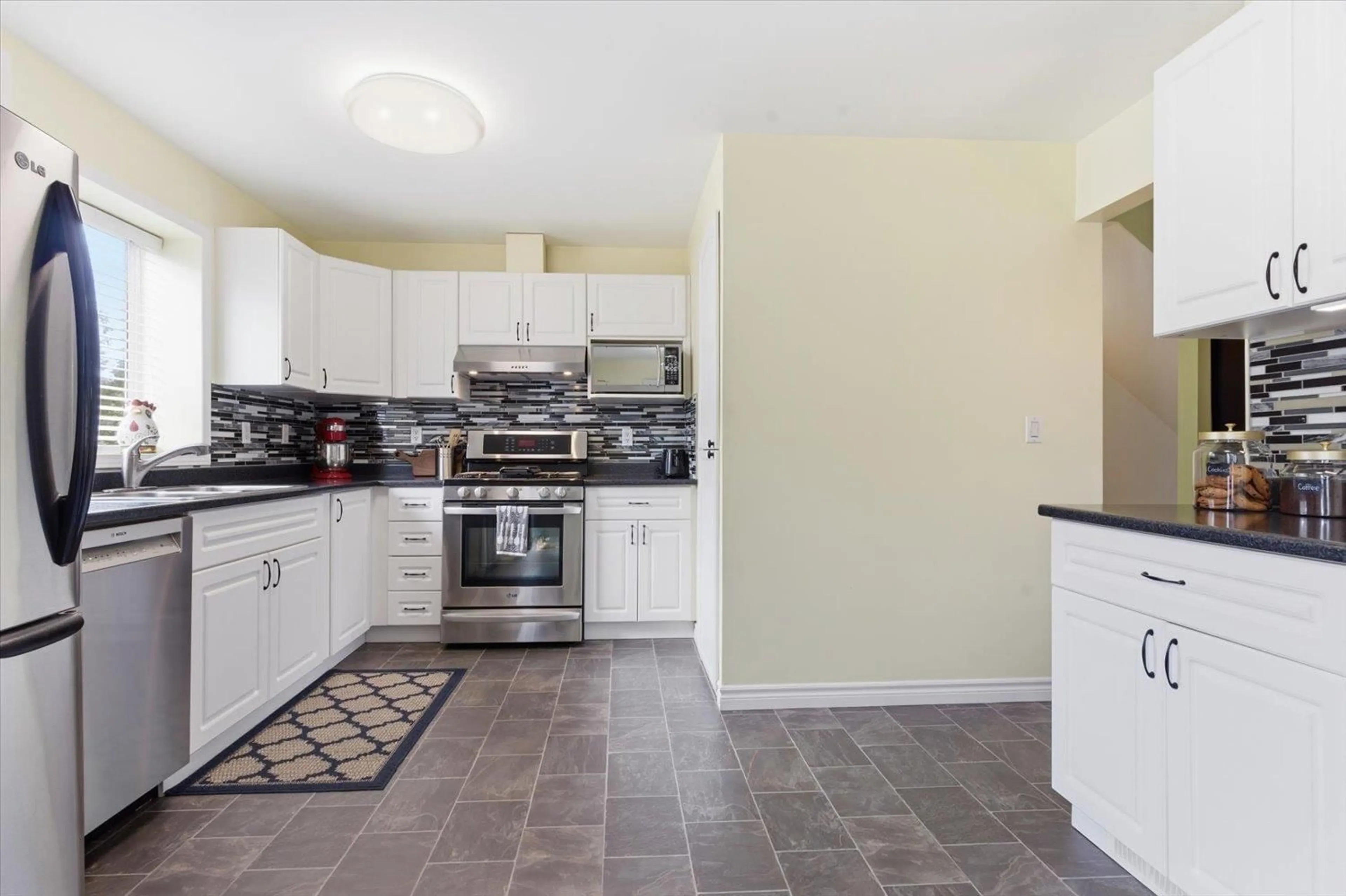 Unknown for 1 - 45740 THOMAS ROAD, Chilliwack British Columbia V2R3V9