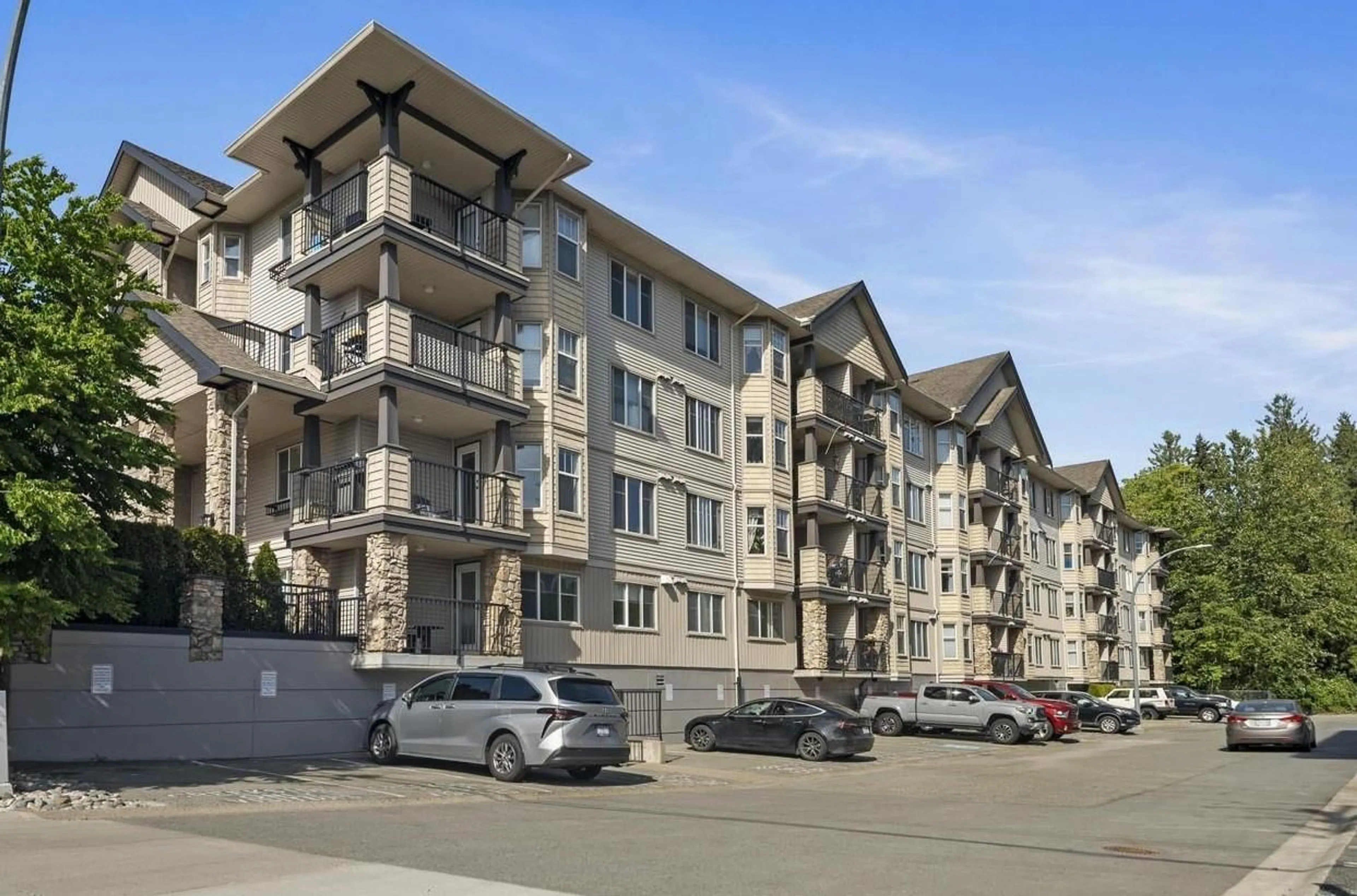 Unknown for 215 - 5438 198 STREET, Langley British Columbia V3A1G2
