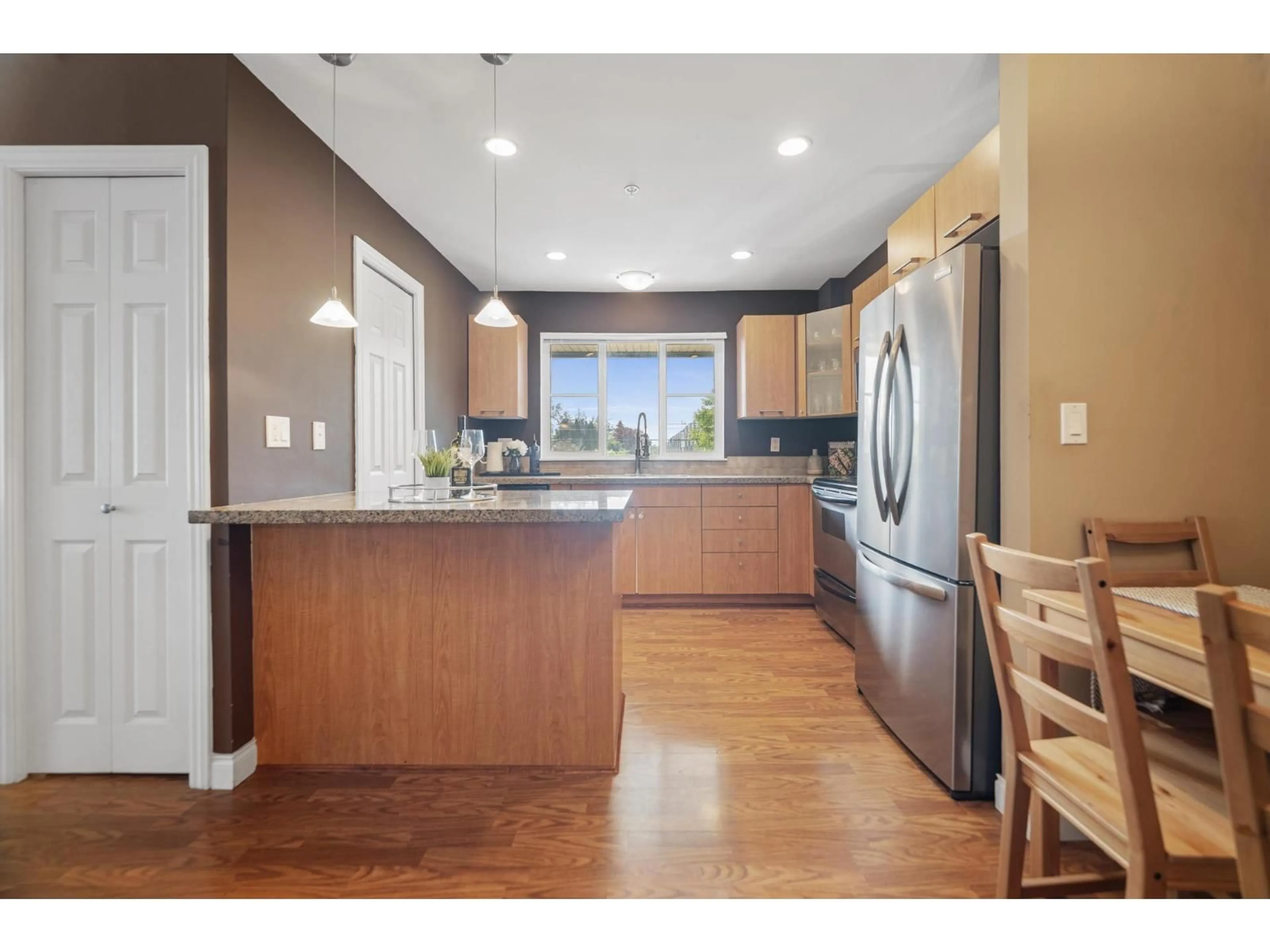 Unknown for 215 - 5438 198 STREET, Langley British Columbia V3A1G2