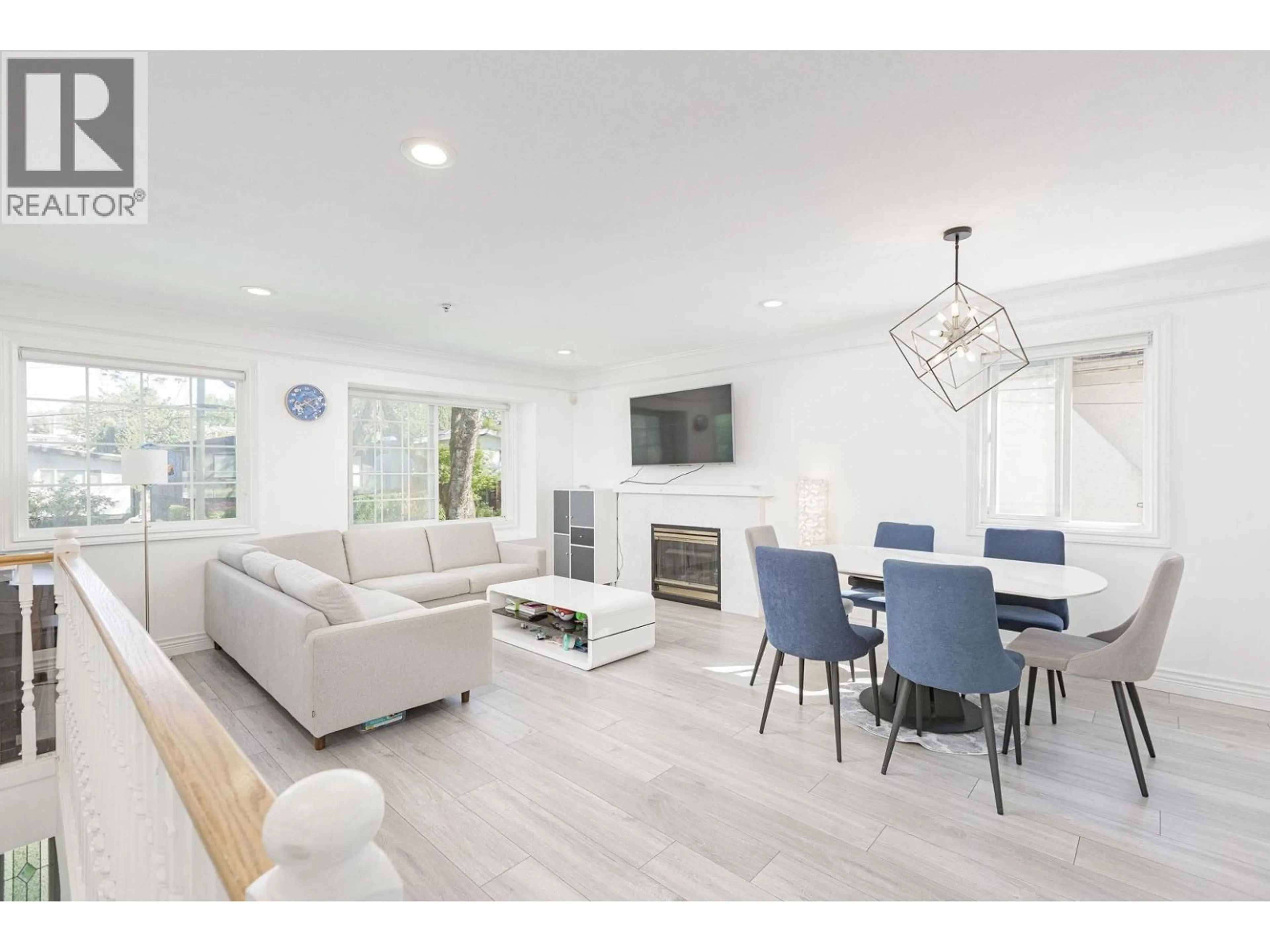 Unknown for 3529 GLADSTONE STREET, Vancouver British Columbia V5N4Y8