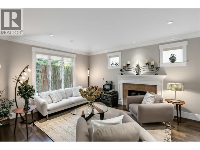 1376 DYCK ROAD, North Vancouver 3