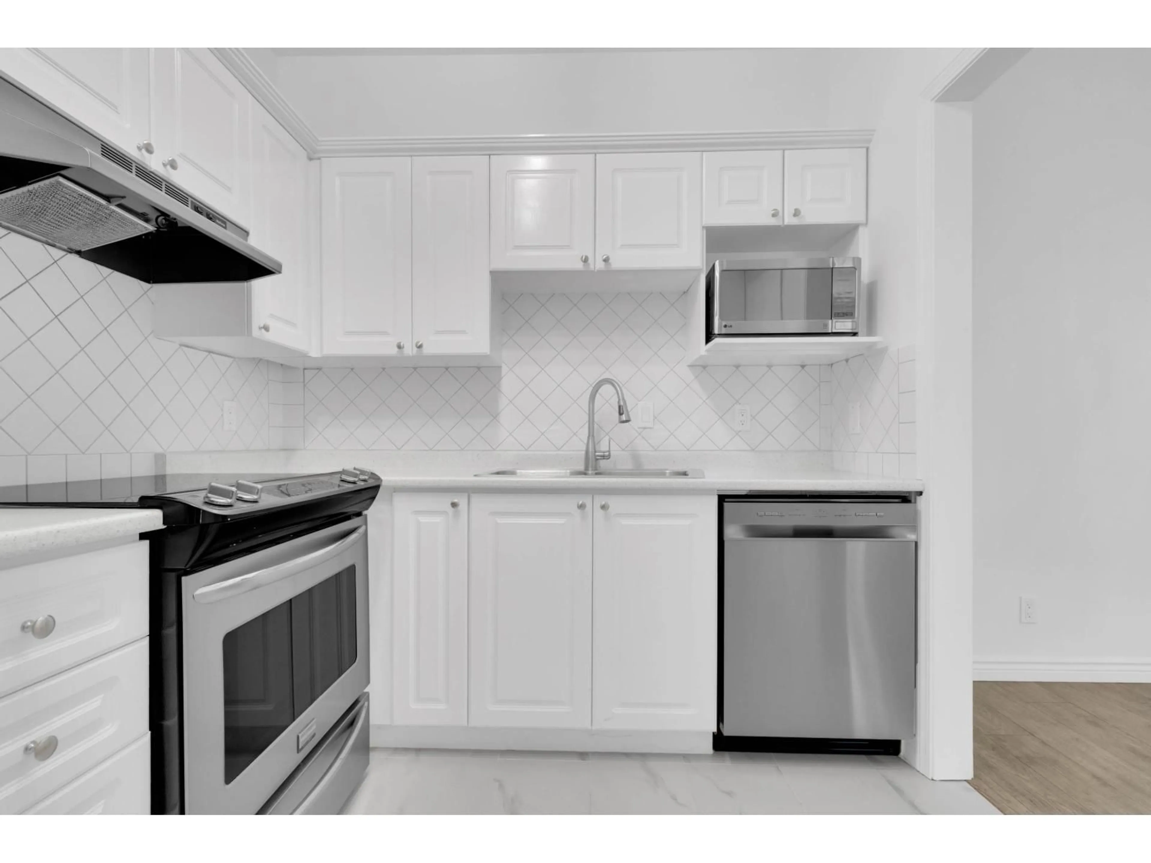 Unknown for 203 - 8142 120A STREET, Surrey British Columbia V3W0N1