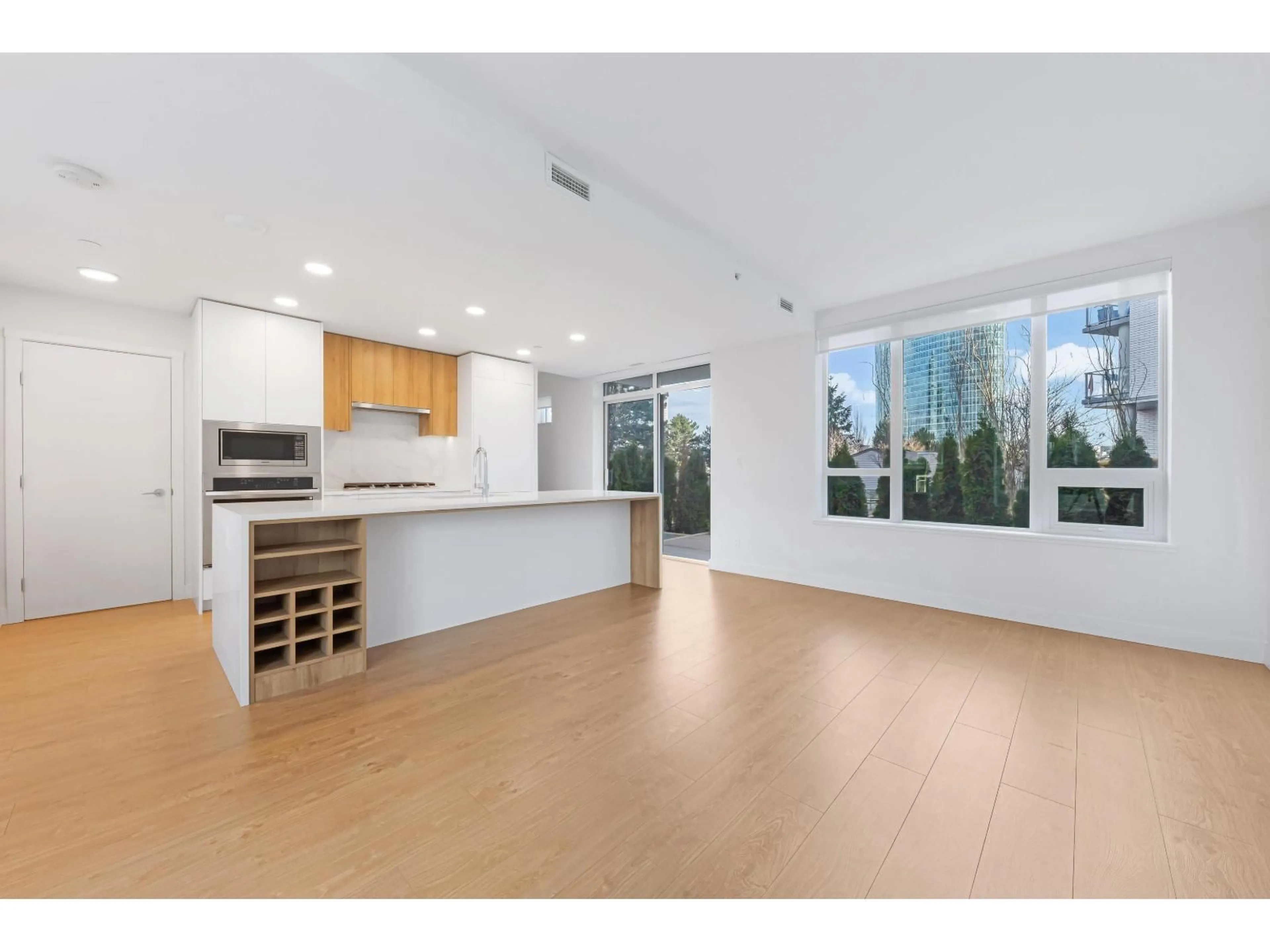 Unknown for 4 - 10160 133 STREET, Surrey British Columbia V3T0S4