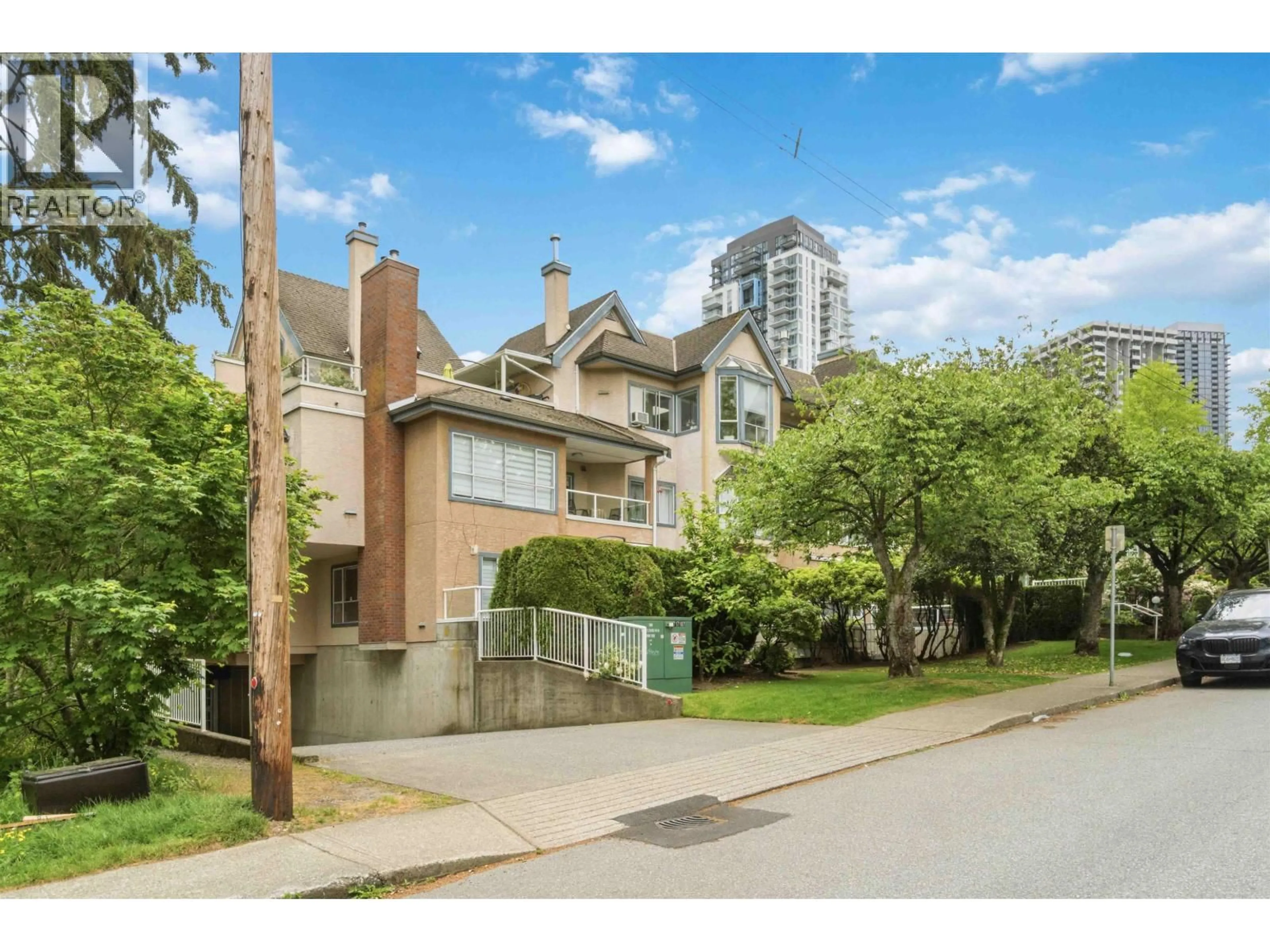 Unknown for 106 - 5568 BARKER AVENUE, Burnaby British Columbia V5H2N9