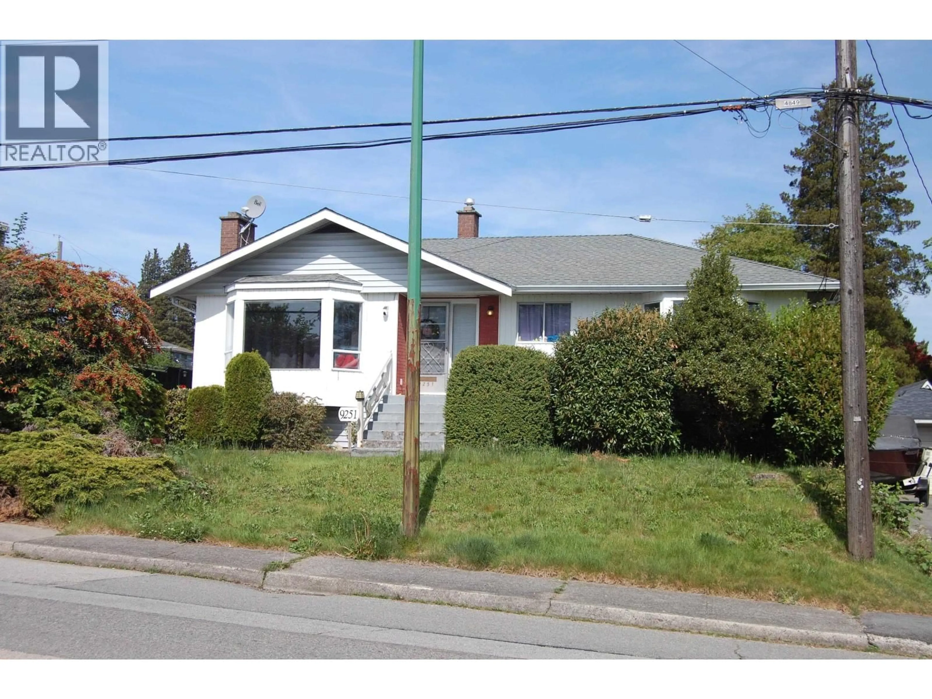 Unknown for 9251 10TH AVENUE, Burnaby British Columbia V3N2T3
