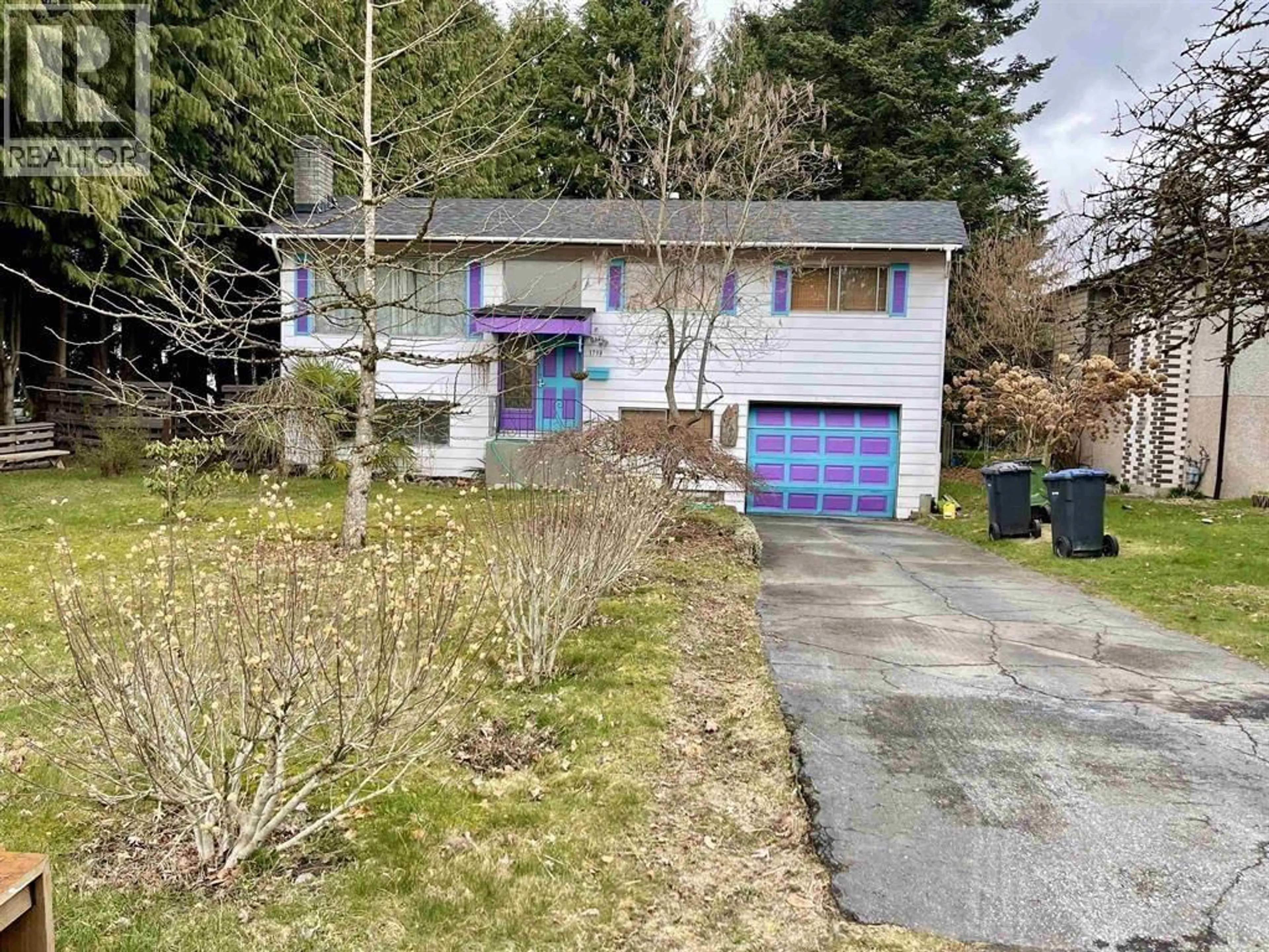 A pic from outside/outdoor area/front of a property/back of a property/a pic from drone, street for 1791 LANGAN AVENUE, Port Coquitlam British Columbia V3C1K8