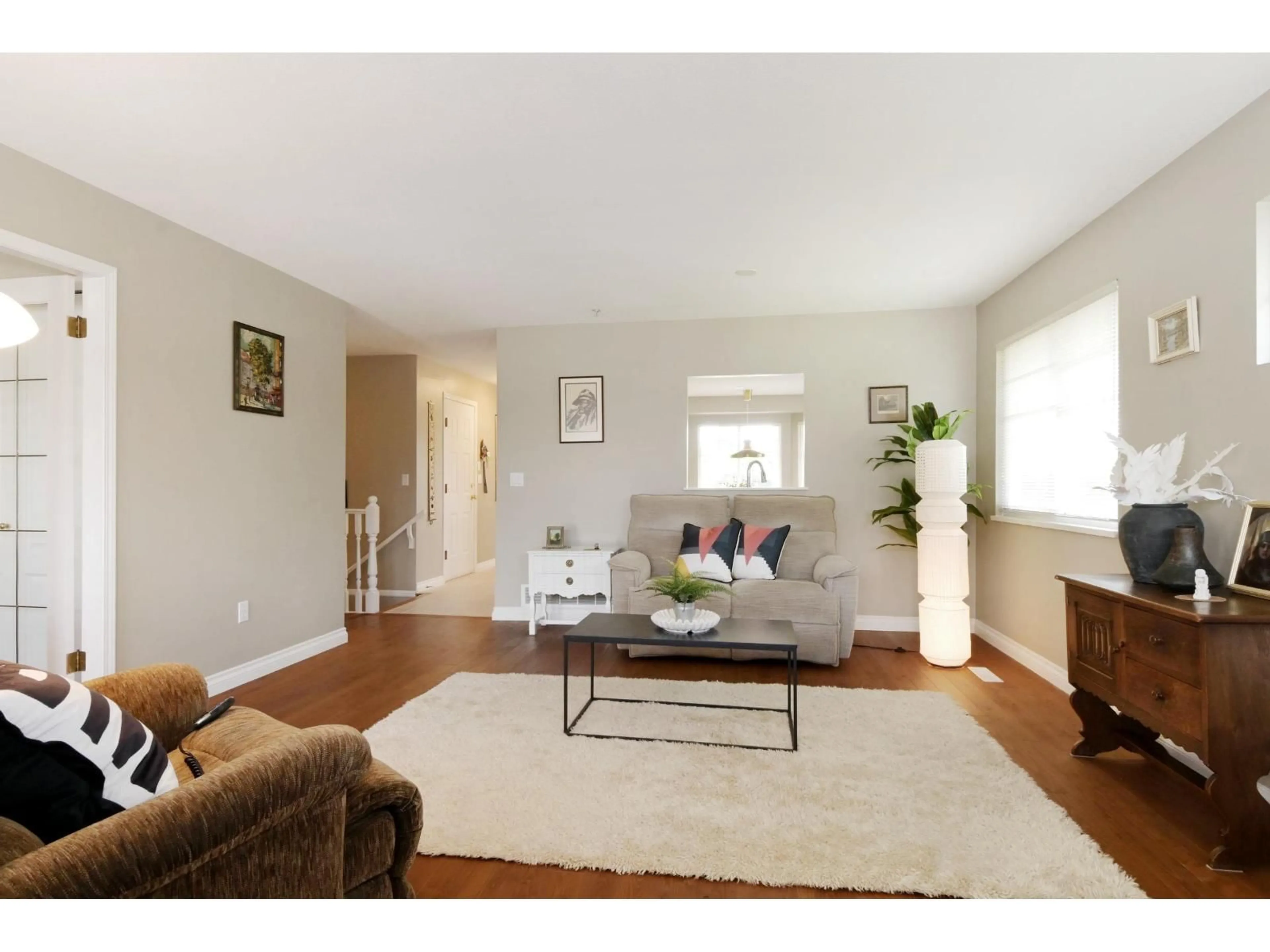 Living room with furniture, wood/laminate floor for 28 - 20222 96 AVENUE, Langley British Columbia V1M3C3