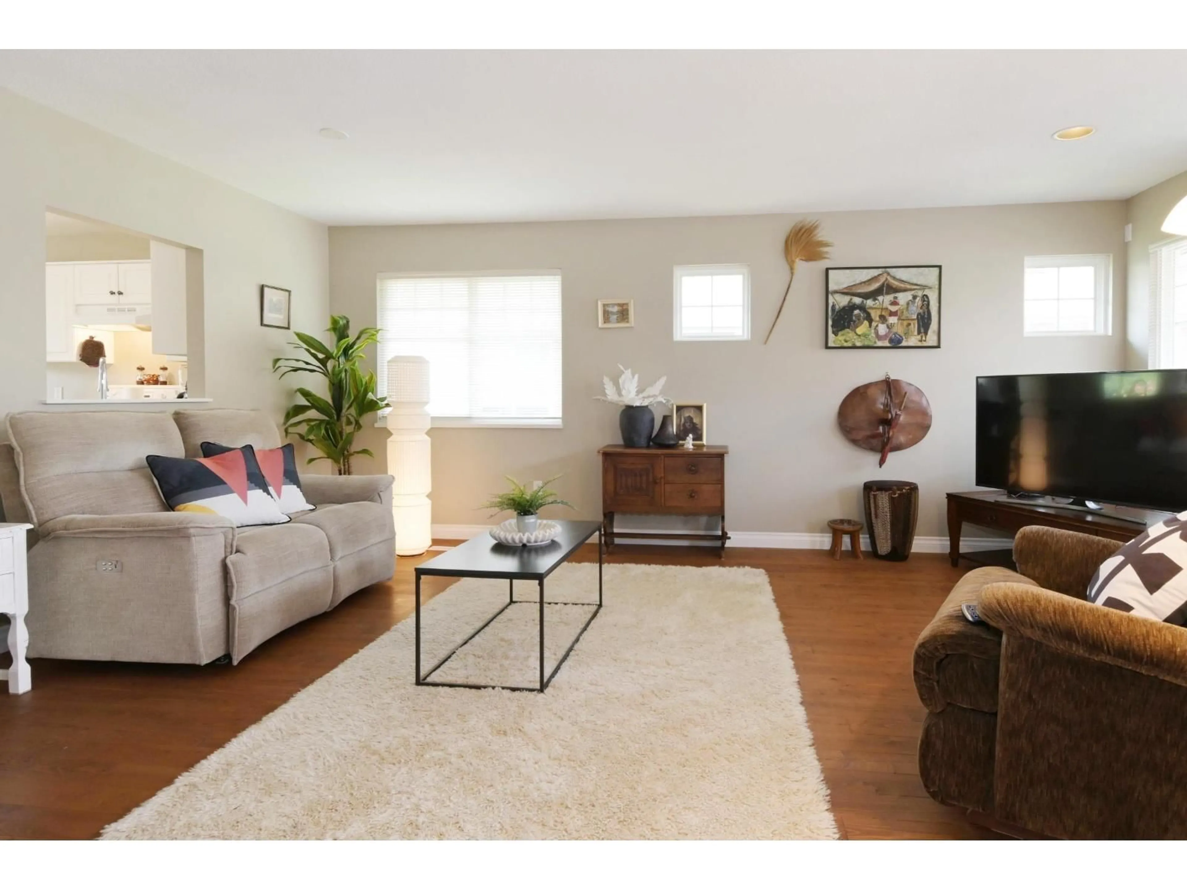 Living room with furniture, wood/laminate floor for 28 - 20222 96 AVENUE, Langley British Columbia V1M3C3
