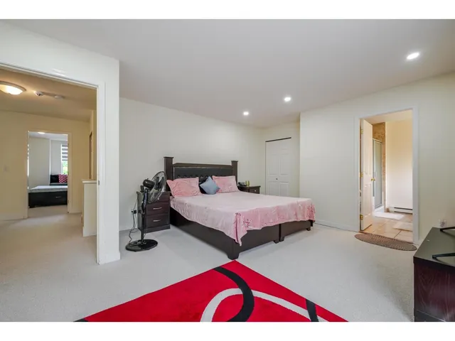 18162 69 AVENUE, Surrey 5