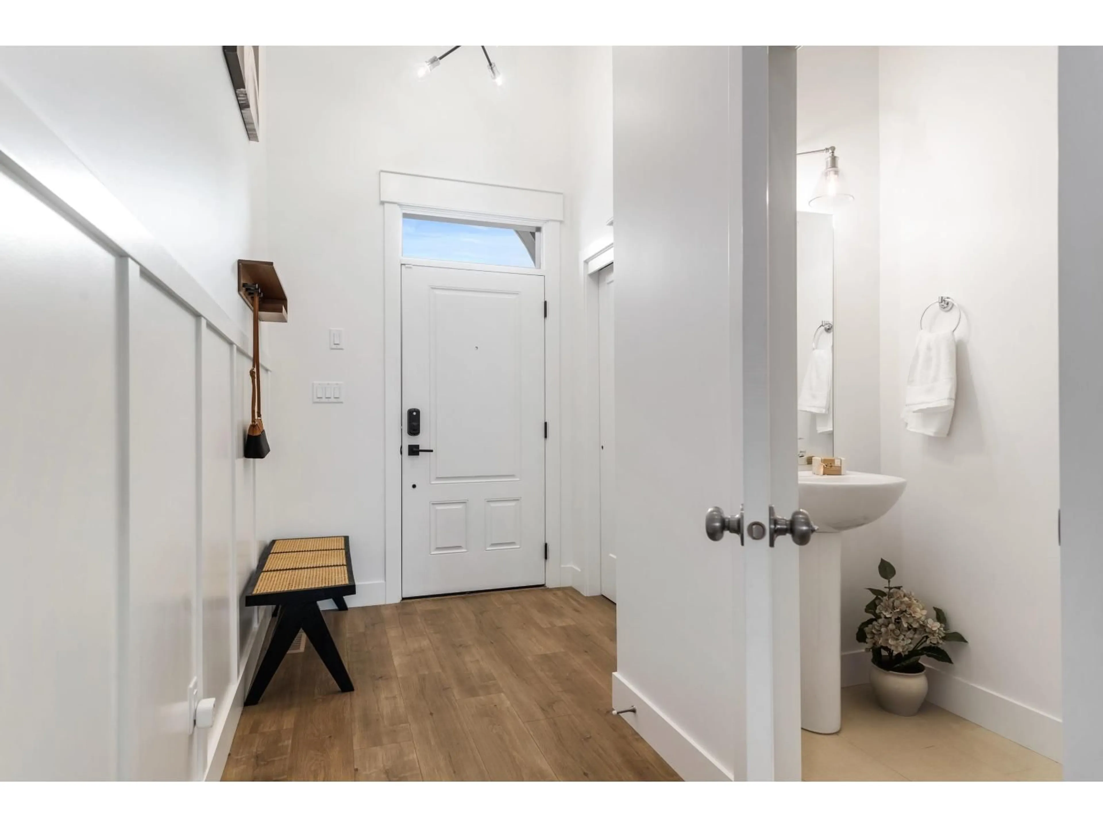 Indoor entryway for 44744 WILLOWSTREAM ROAD, Chilliwack British Columbia V2R6G7