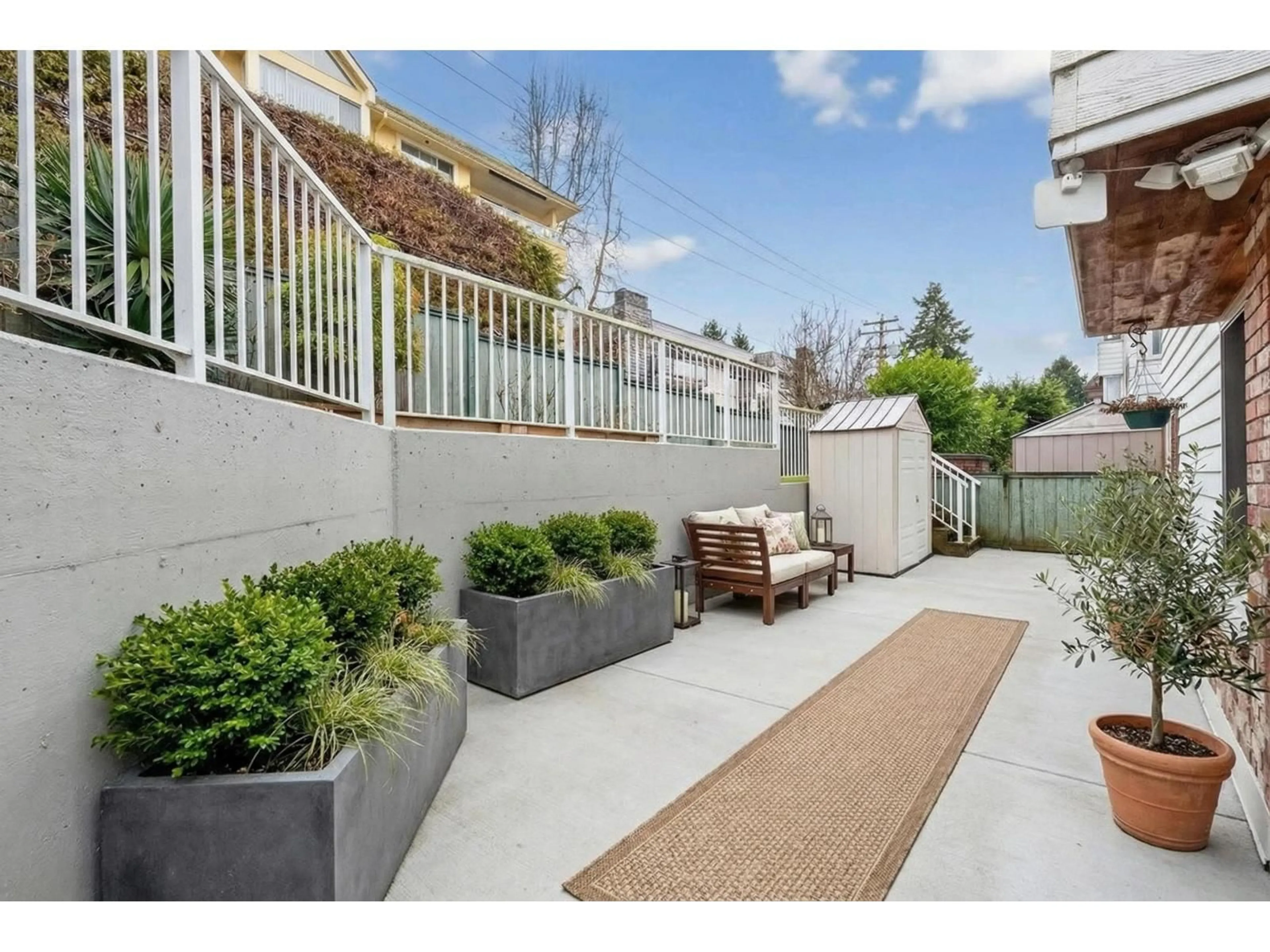 Unknown for 104 - 1390 MARTIN STREET STREET, White Rock British Columbia V4B3W5