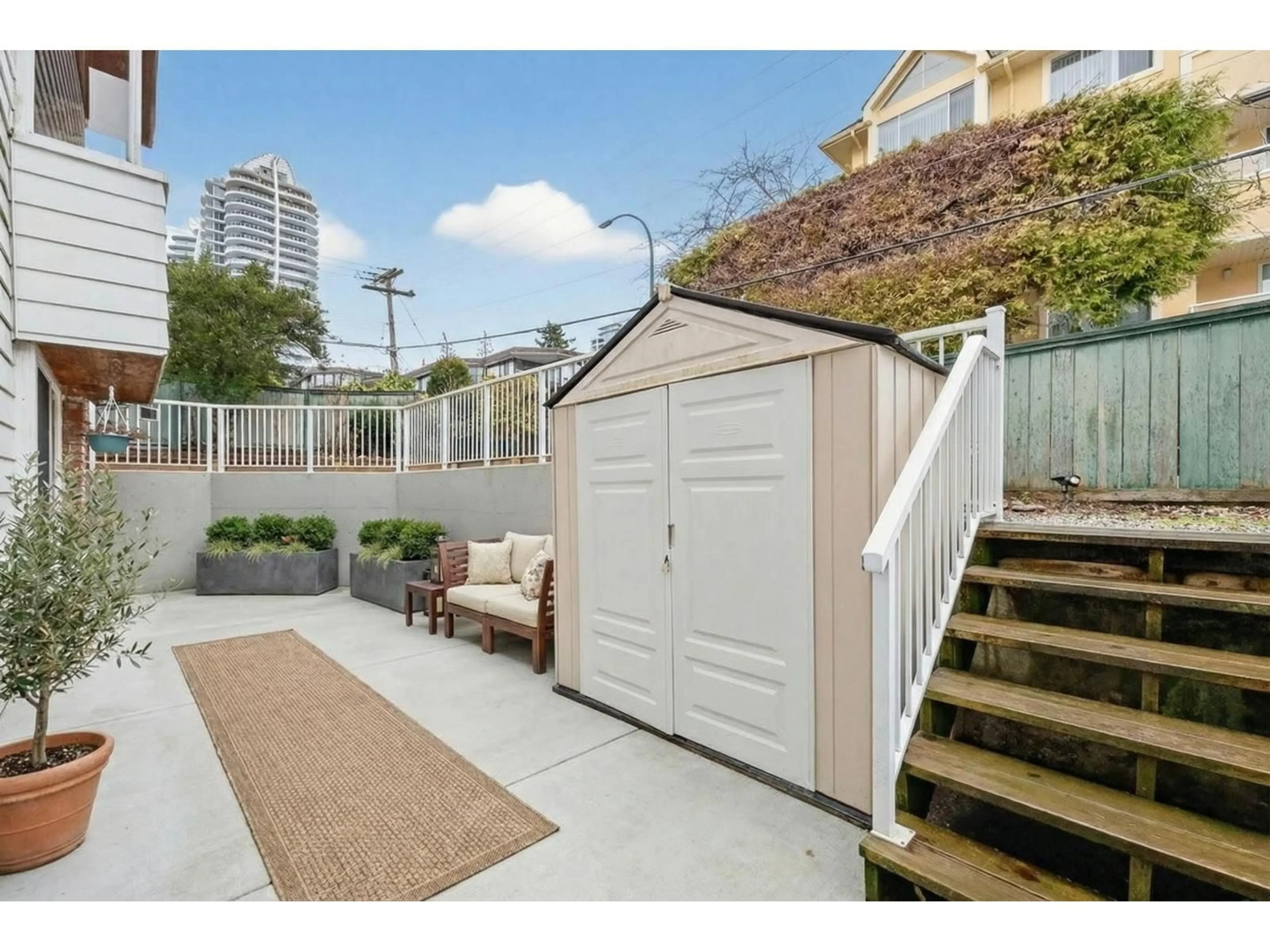 Unknown for 104 - 1390 MARTIN STREET STREET, White Rock British Columbia V4B3W5