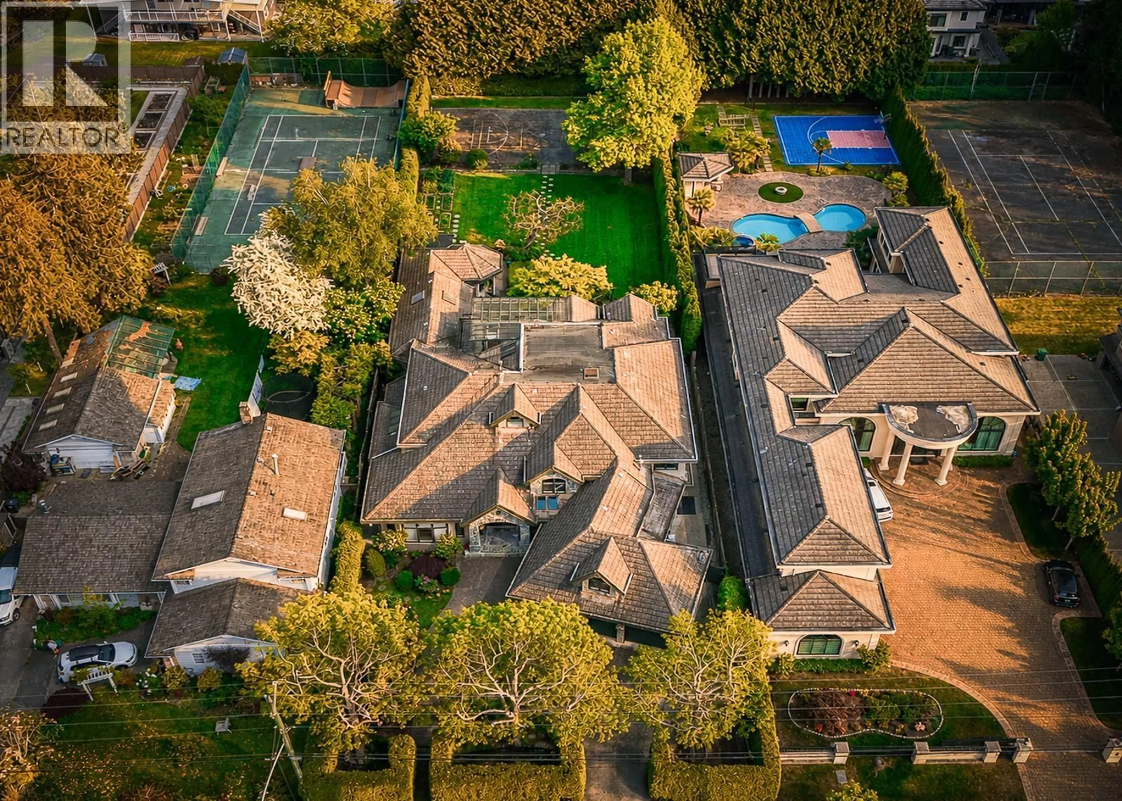 A pic from outside/outdoor area/front of a property/back of a property/a pic from drone, street for 6680 GIBBONS DRIVE, Richmond British Columbia V7C2E1