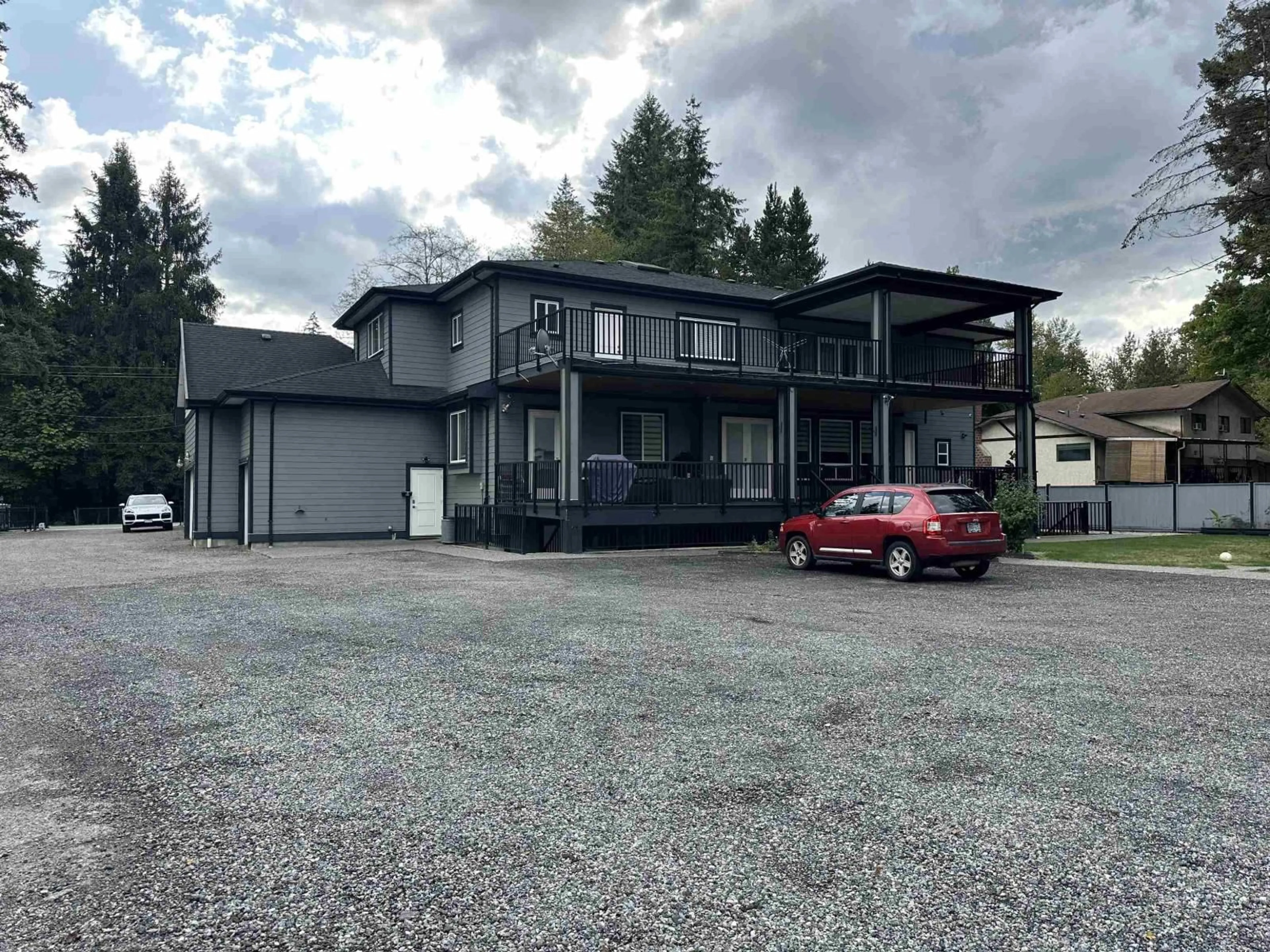 A pic from outside/outdoor area/front of a property/back of a property/a pic from drone, unknown for 17761 96 AVENUE, Surrey British Columbia V4N4A9