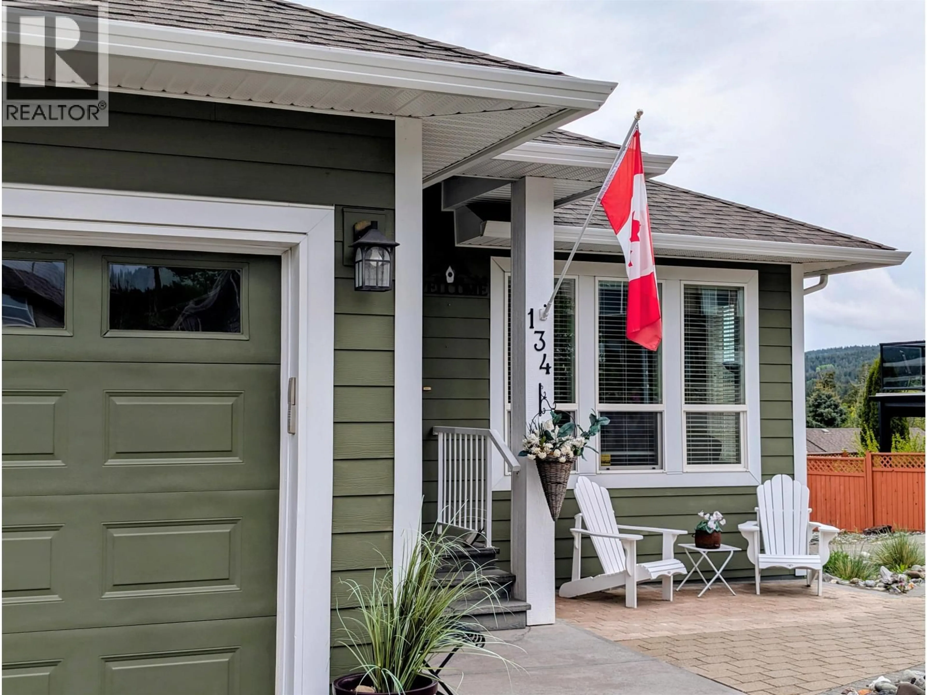 Home with vinyl exterior material, street for 134 EAGLE CRESCENT, Williams Lake British Columbia V2G5K4