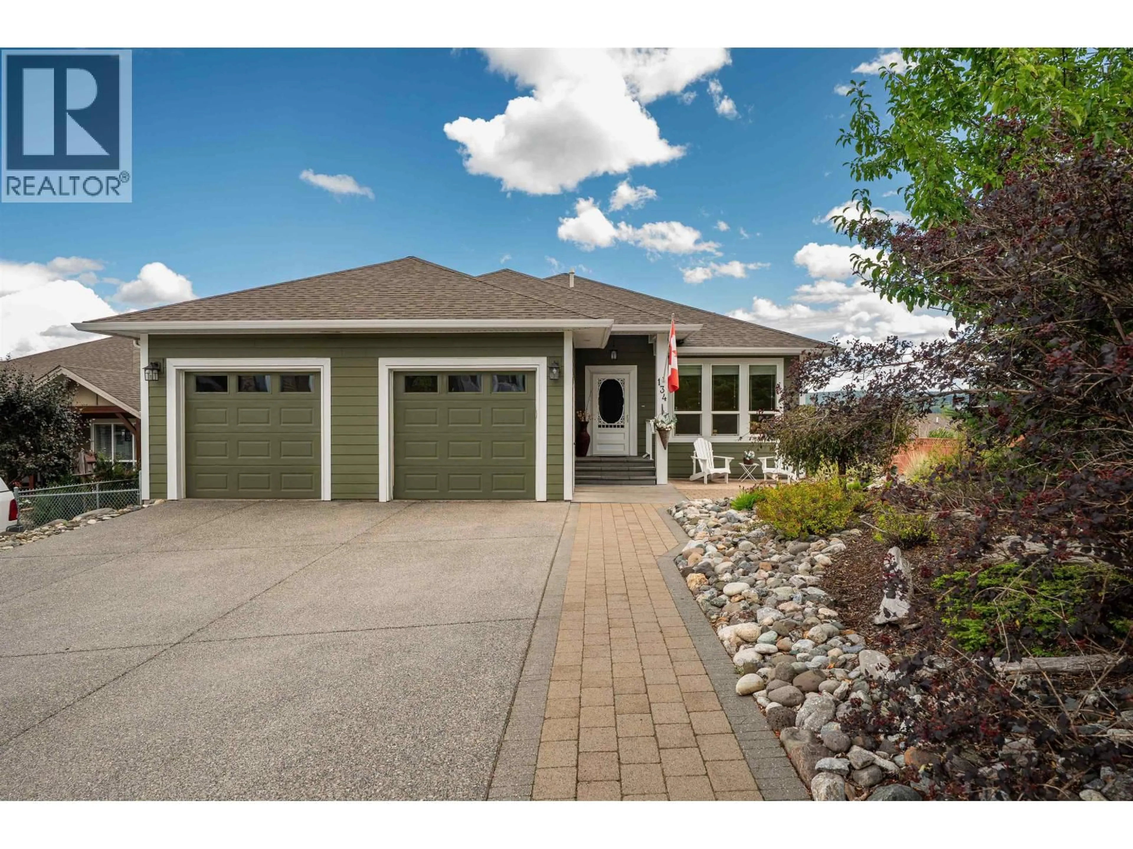 Home with vinyl exterior material, street for 134 EAGLE CRESCENT, Williams Lake British Columbia V2G5K4