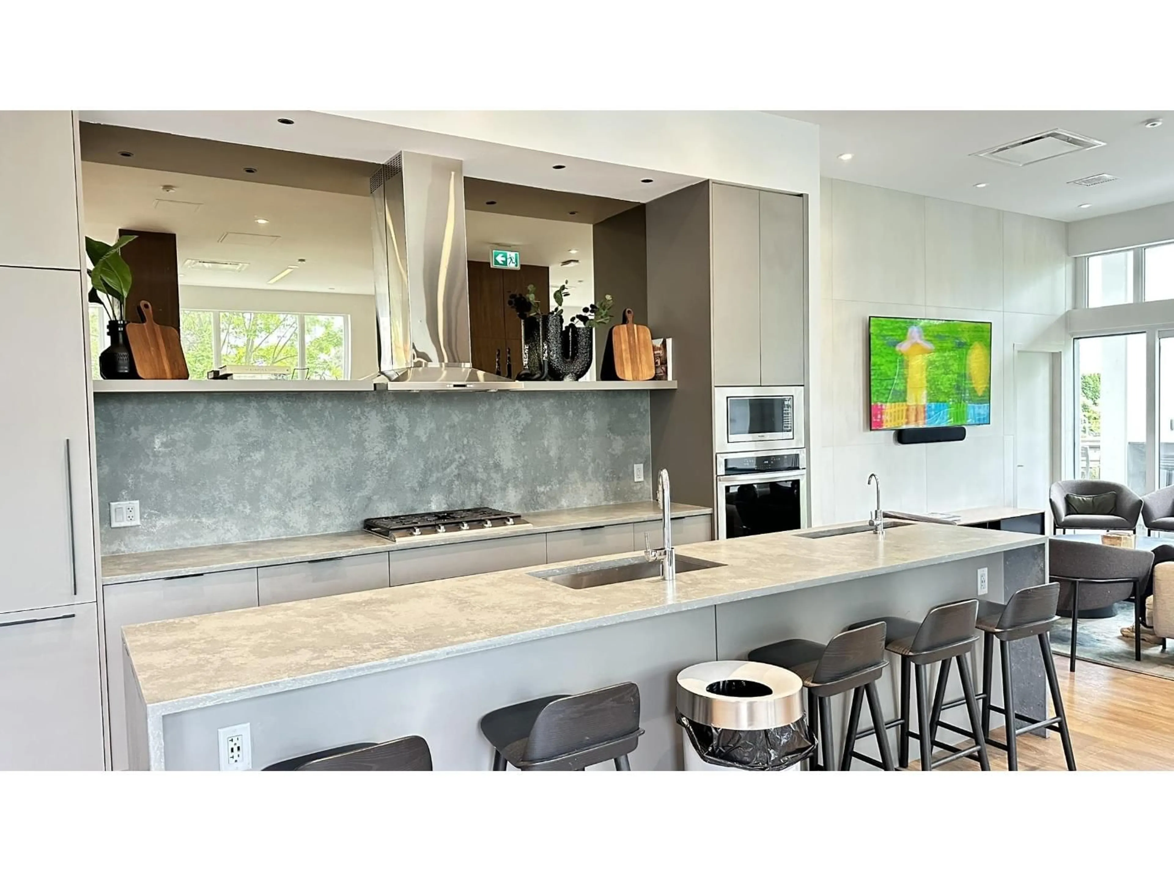 Unknown for 605 - 13359 OLD YALE ROAD, Surrey British Columbia V3T0S4