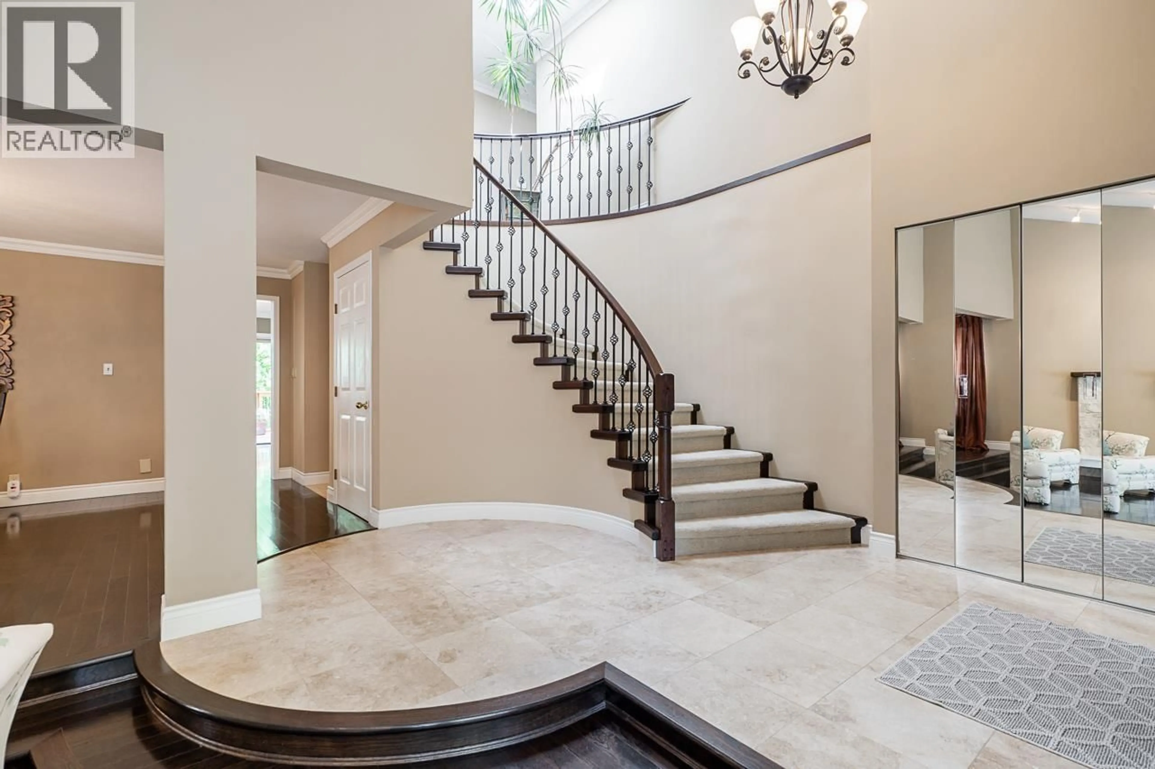 Unknown for 7460 BURNHAM COURT, Burnaby British Columbia V5A4M7