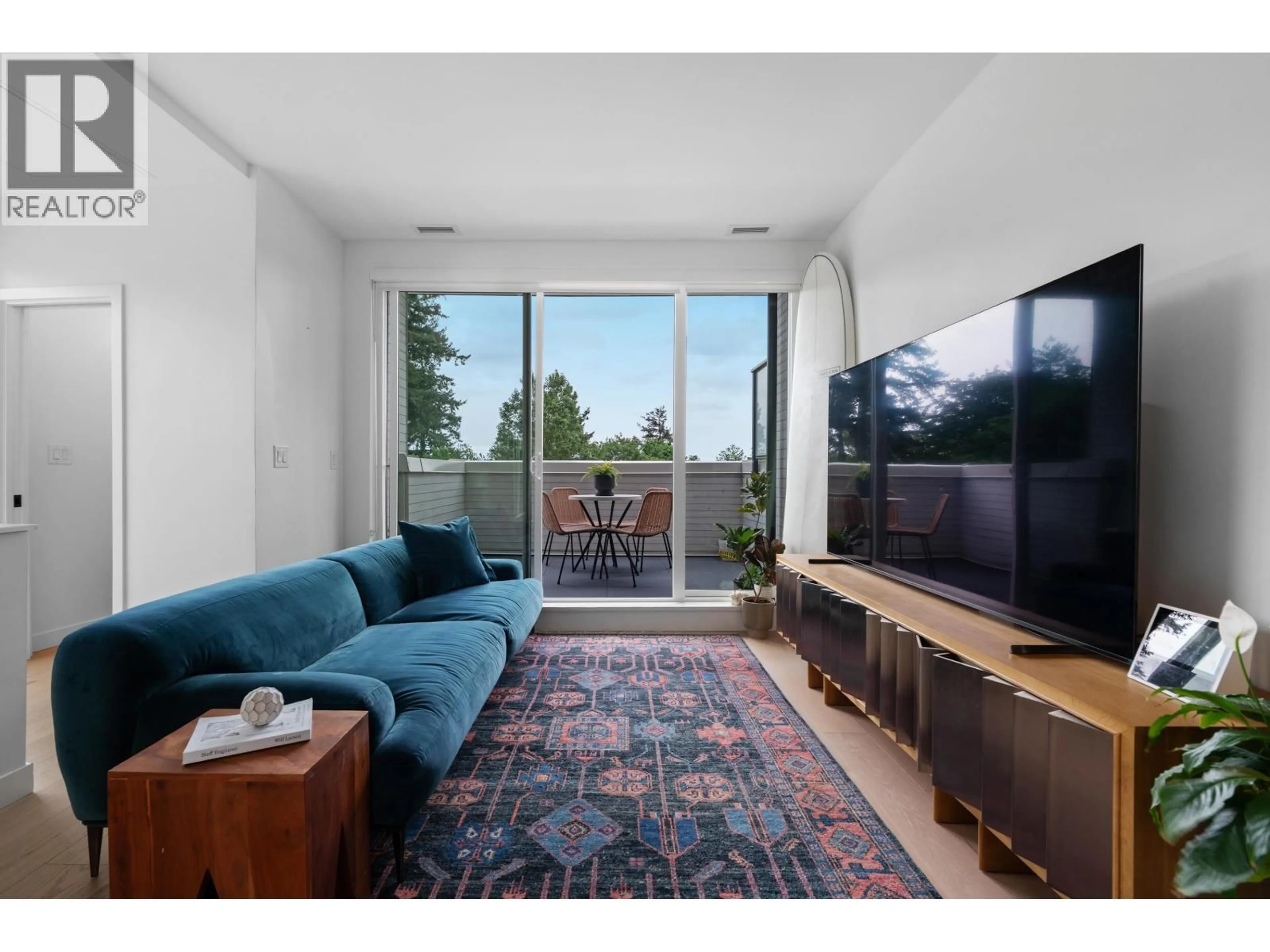 Unknown for 201 - 650 2ND STREET, North Vancouver British Columbia V7M1E3