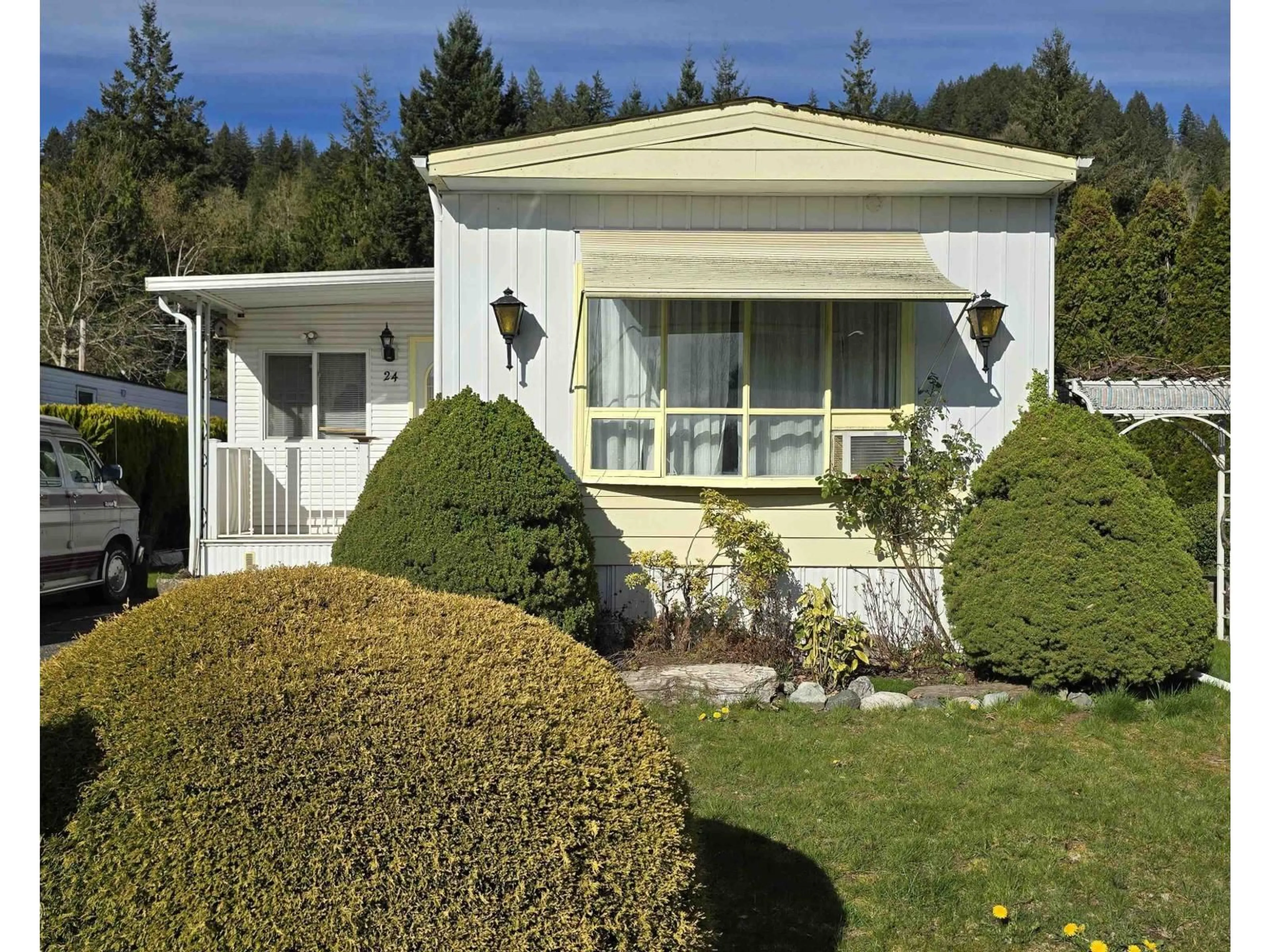 Home with vinyl exterior material, street for 24 - 46484 CHILLIWACK LAKE ROAD, Sardis - Chwk River Valley British Columbia V2R3R7