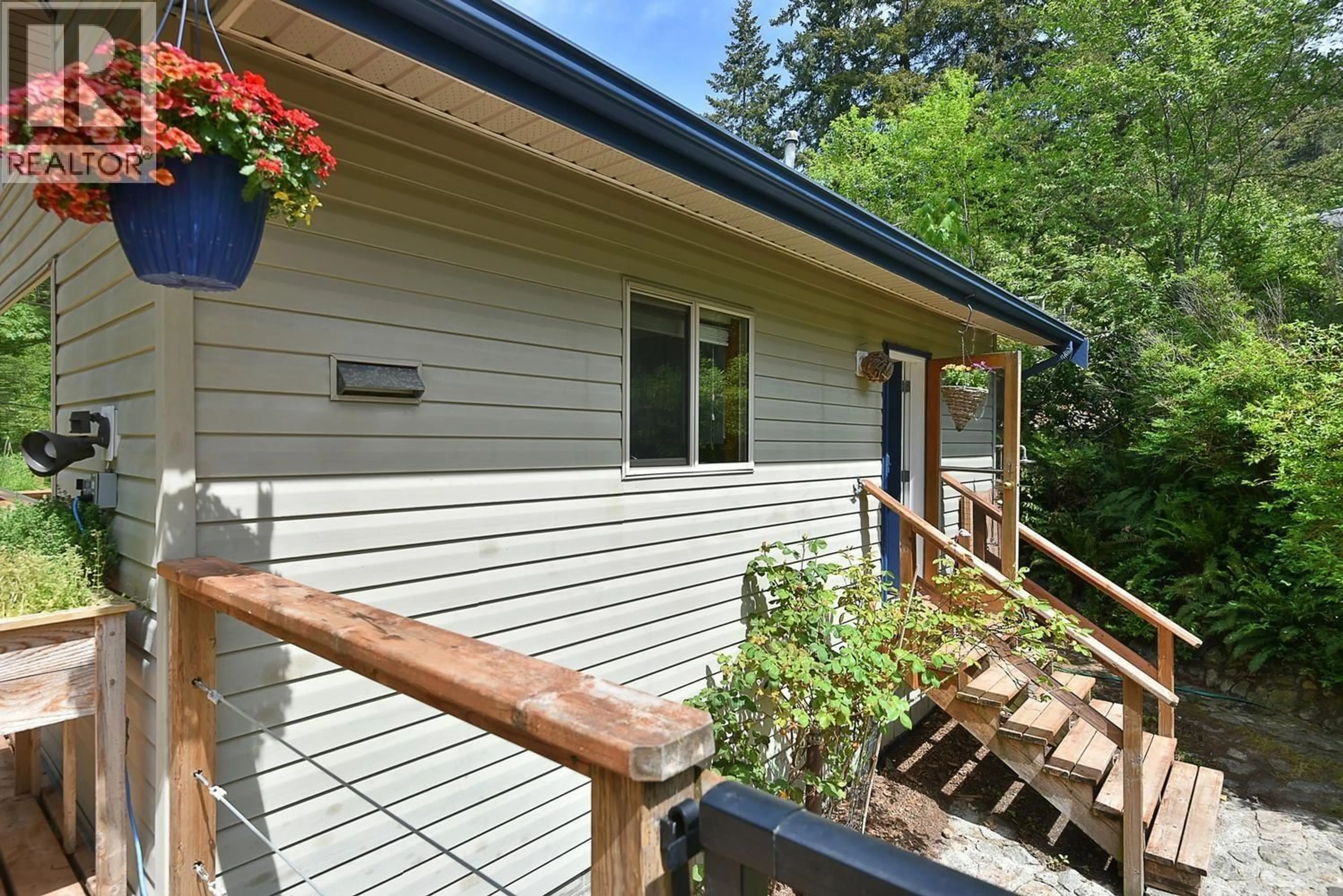 Unknown for 5794 TROUT LAKE ROAD, Halfmoon Bay British Columbia V7Z1H1