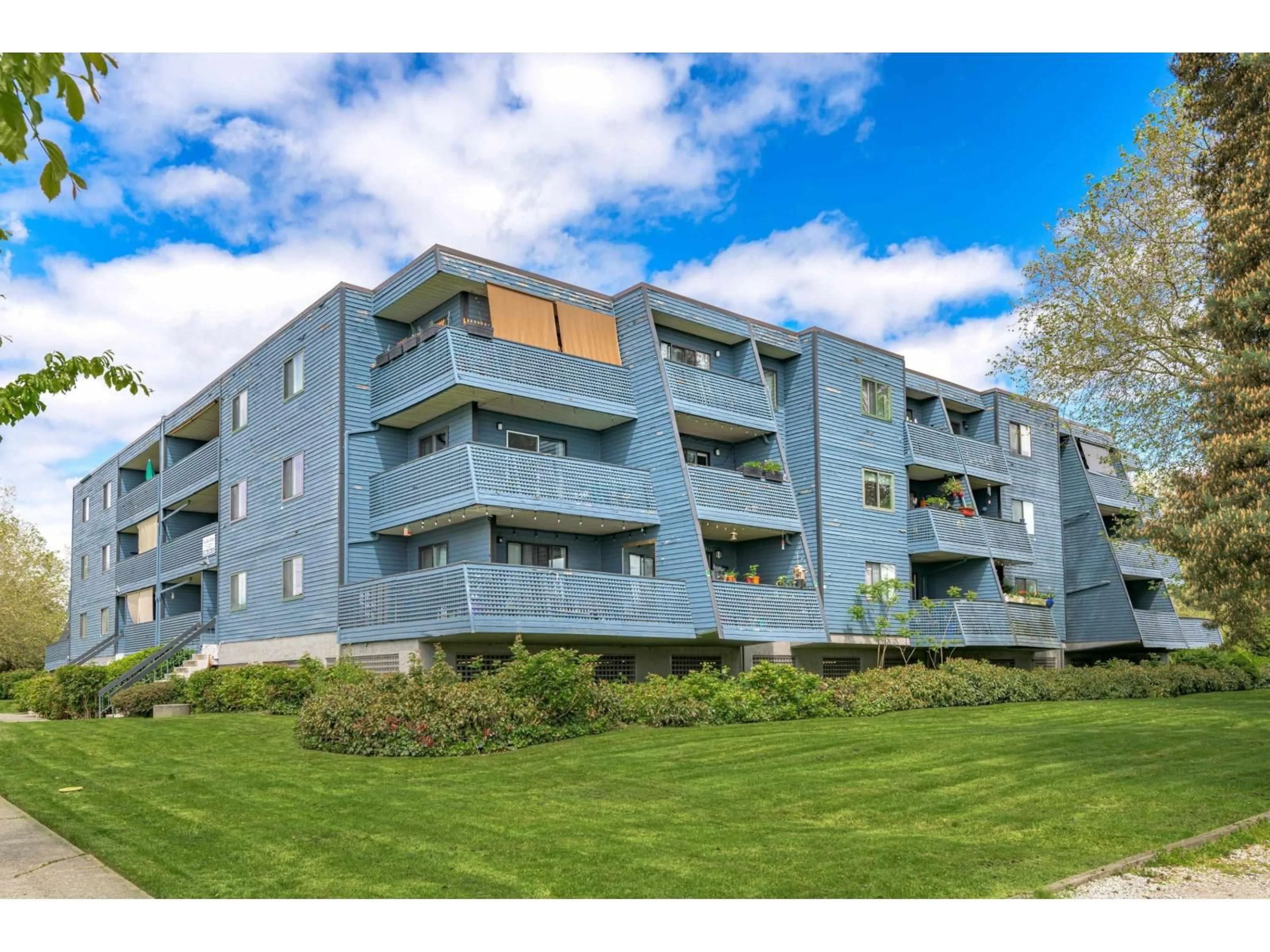 A pic from outside/outdoor area/front of a property/back of a property/a pic from drone, building for 214 - 5906 176A STREET, Surrey British Columbia V3S4H7