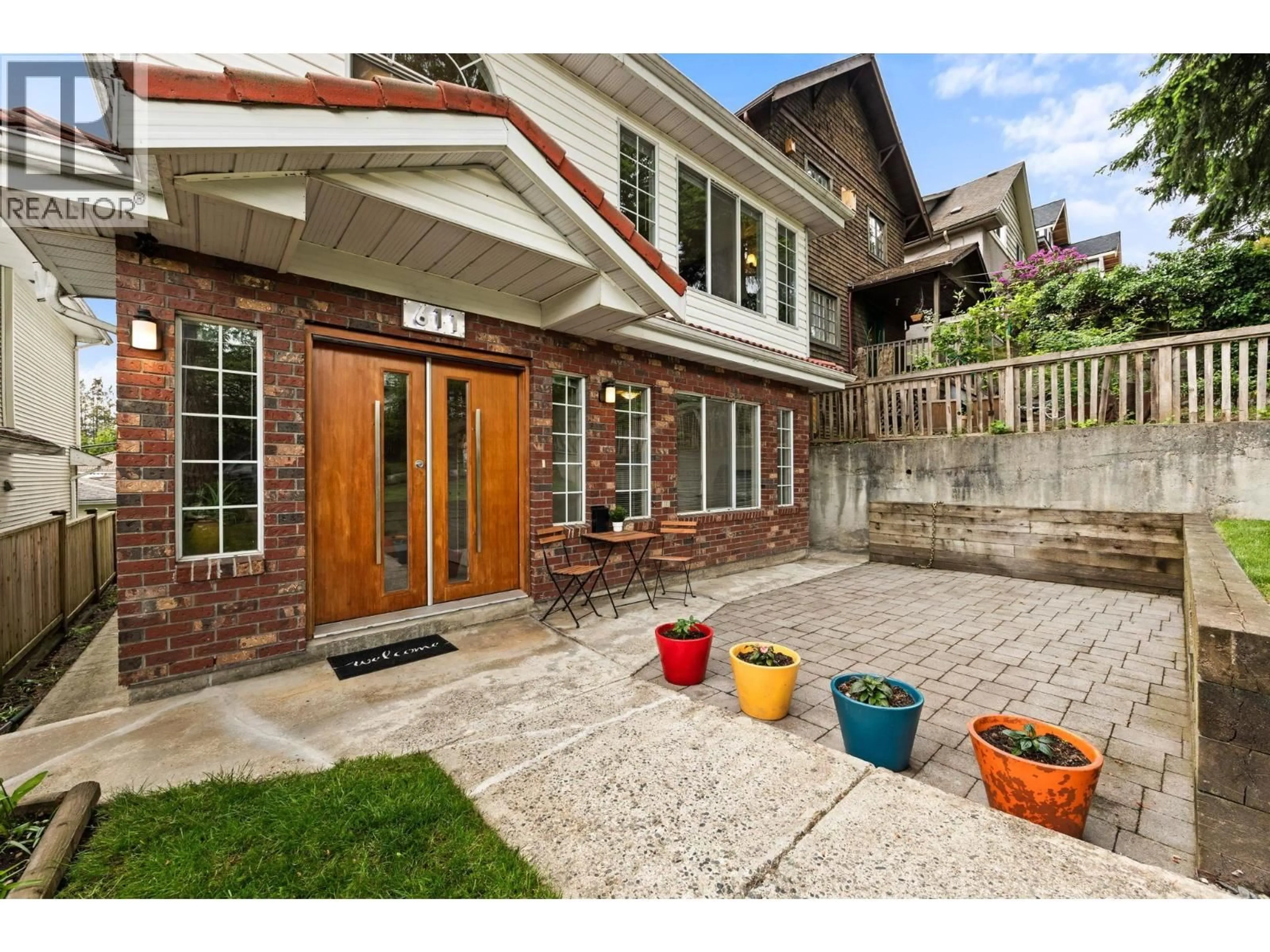 Home with brick exterior material, street for 611 22ND AVENUE, Vancouver British Columbia V5V1V3