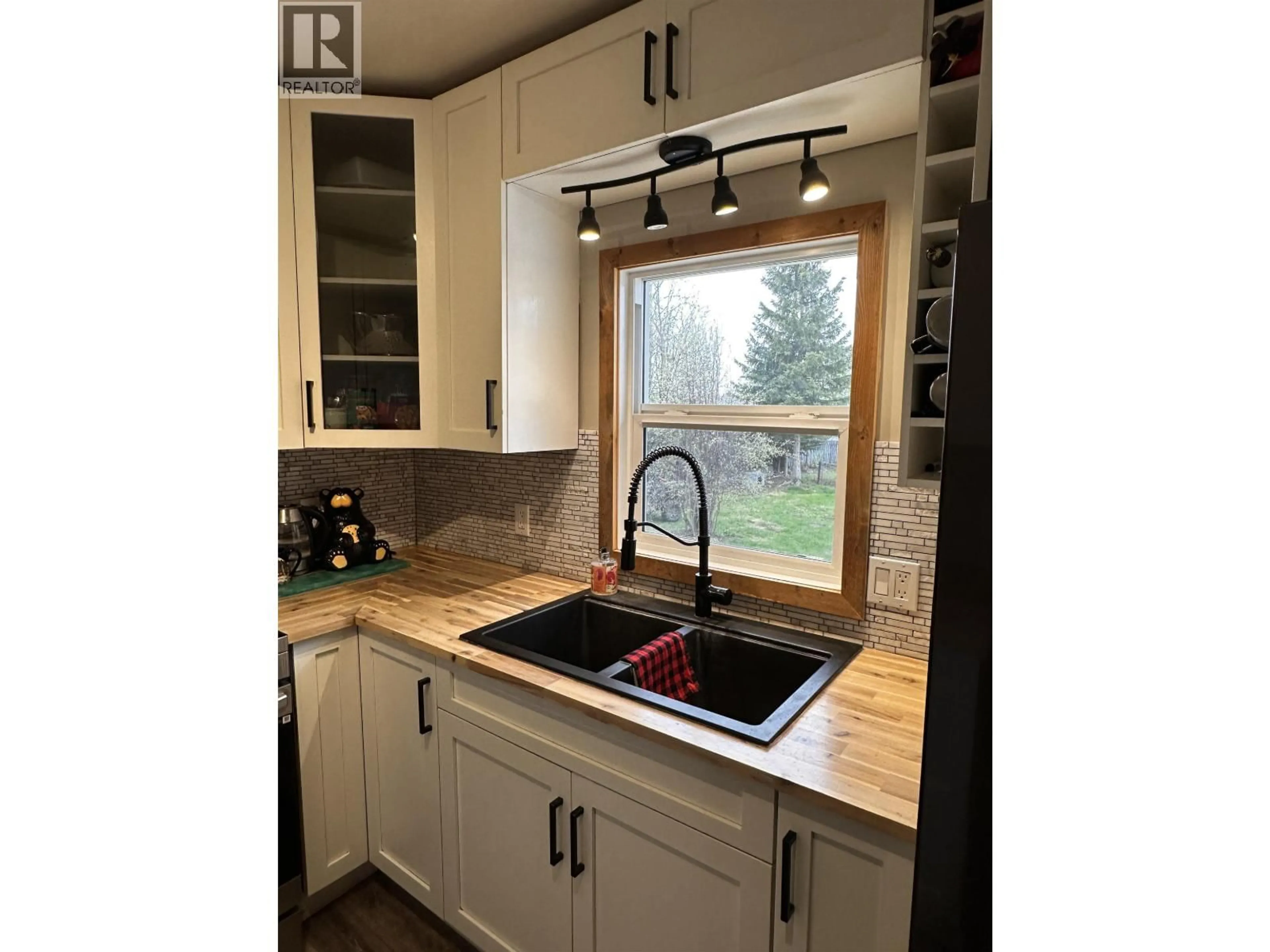 Unknown for 5620 49 STREET, Fort Nelson British Columbia V0C1R0