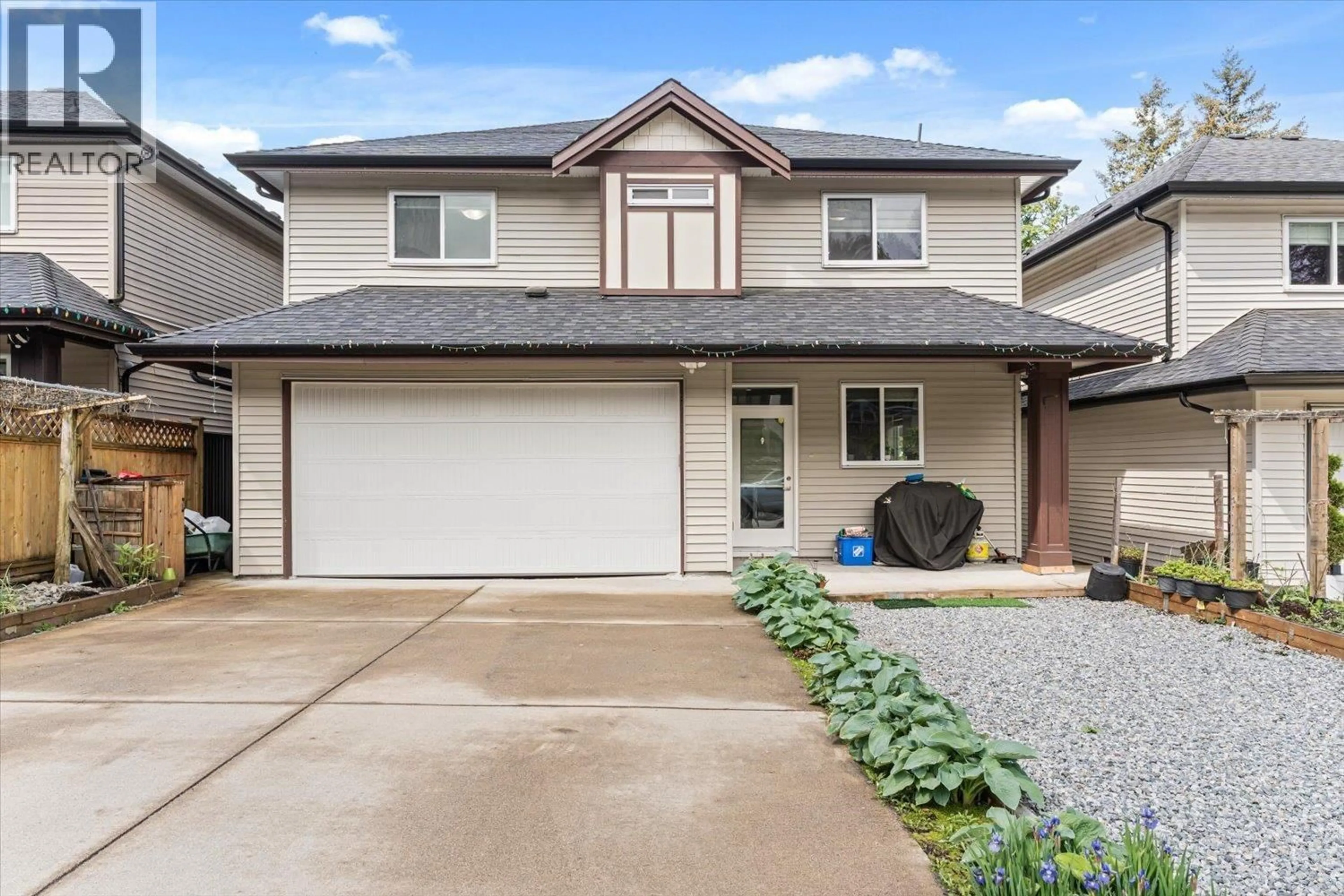 Home with vinyl exterior material, street for 10166 JACKSON ROAD, Maple Ridge British Columbia V2W0H1