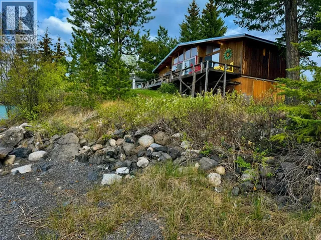 1367 GREEN LAKE ROAD, 70 Mile House