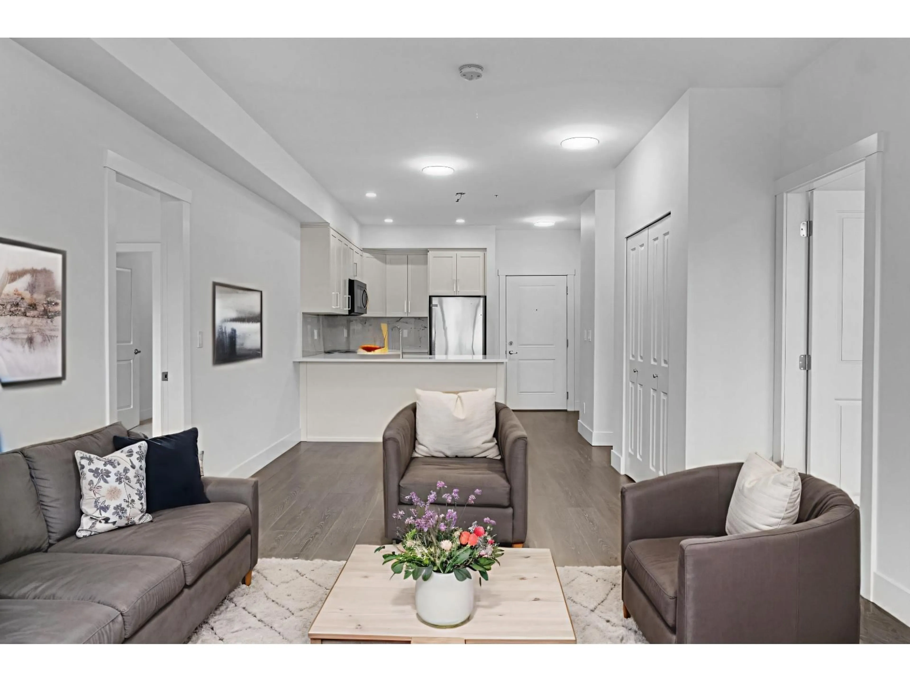 Living room with furniture, unknown for 214 - 9983 BARNSTON DRIVE EAST, Surrey British Columbia V4N6T3