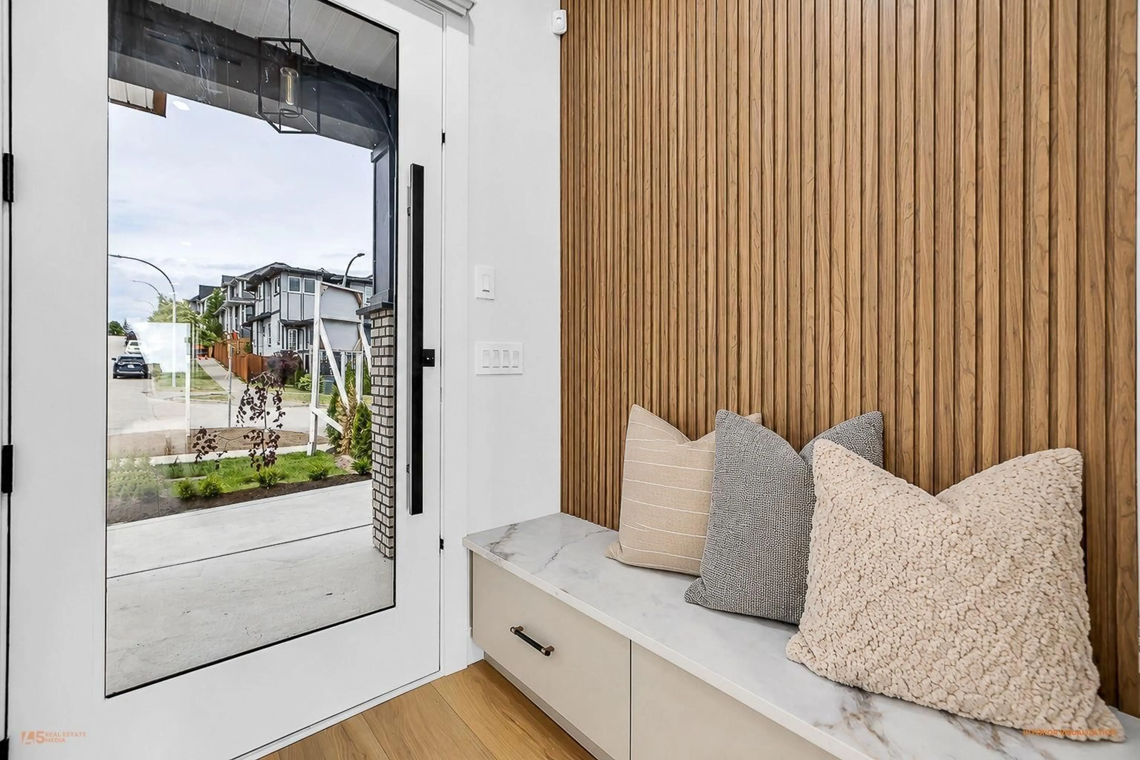 Indoor entryway for 101 - 16702 16A AVENUE, Surrey British Columbia V3Z0T3