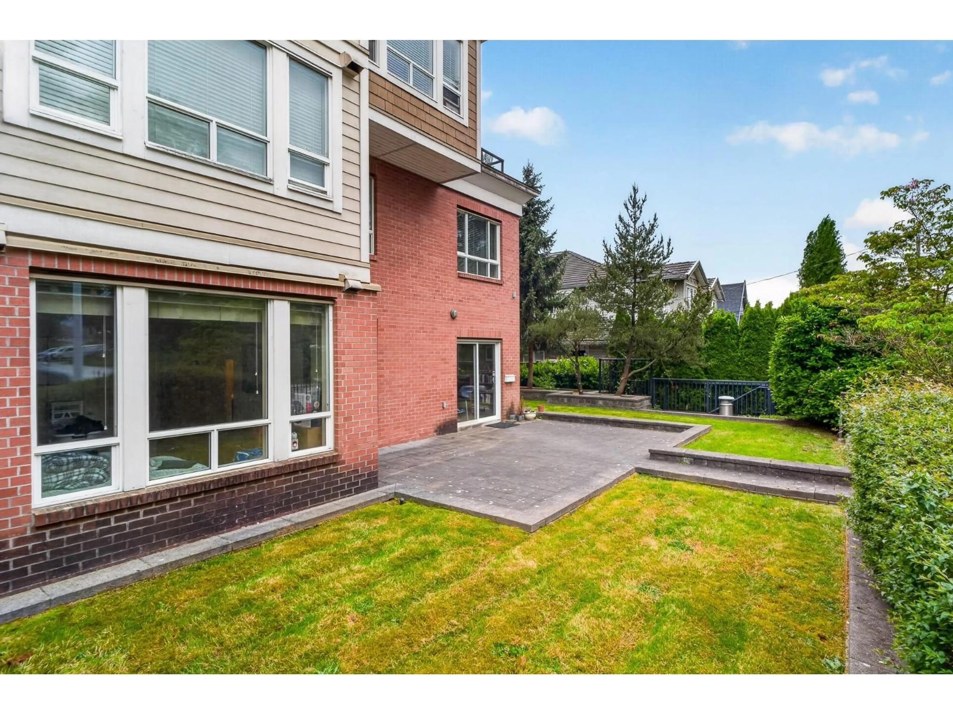 Unknown for 104 - 14960 102A AVENUE, Surrey British Columbia V3R6A3