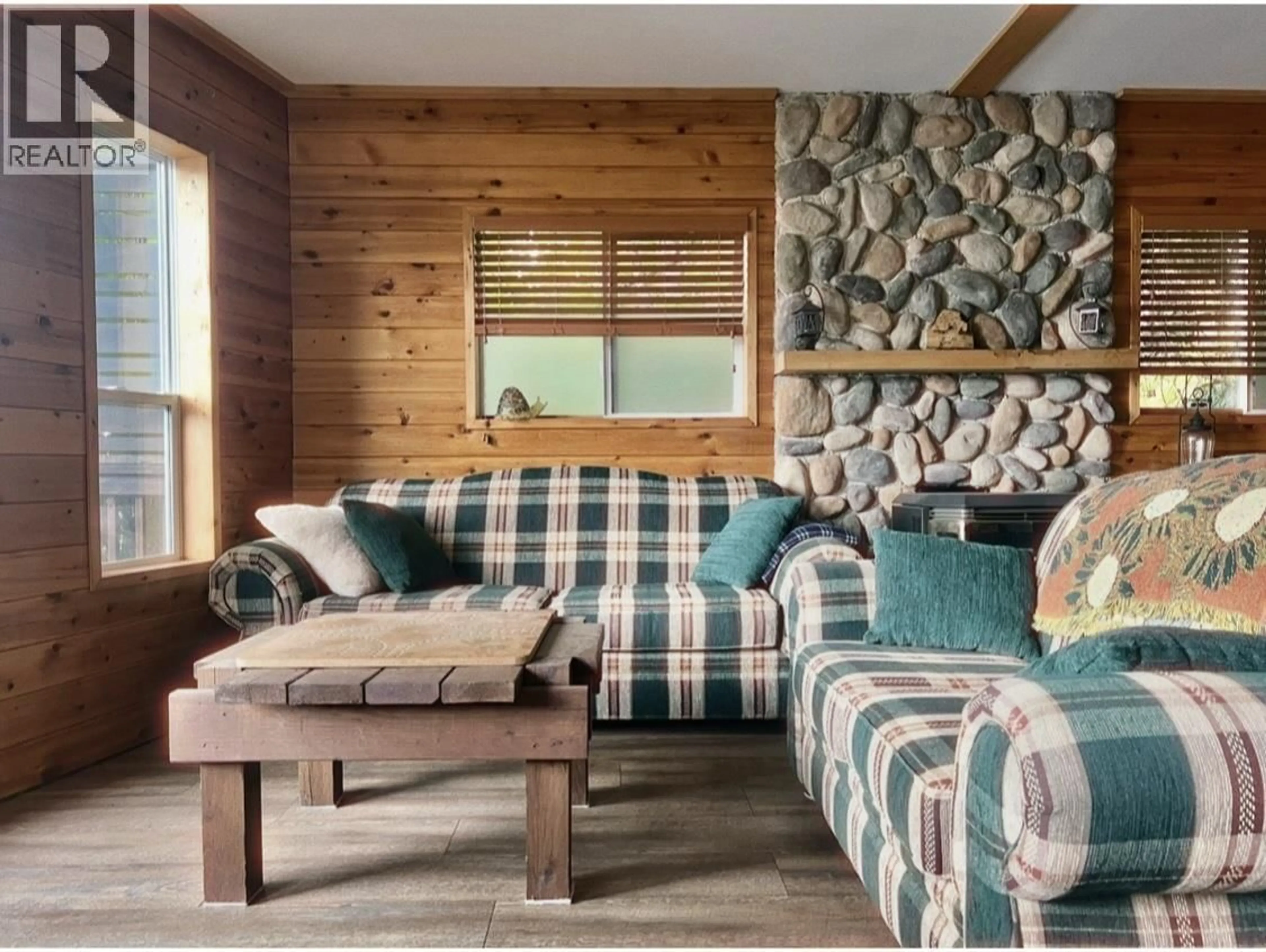 Living room with furniture, wood/laminate floor for 2862 SQUIRREL POINT ROAD, Terrace British Columbia V8G1R1