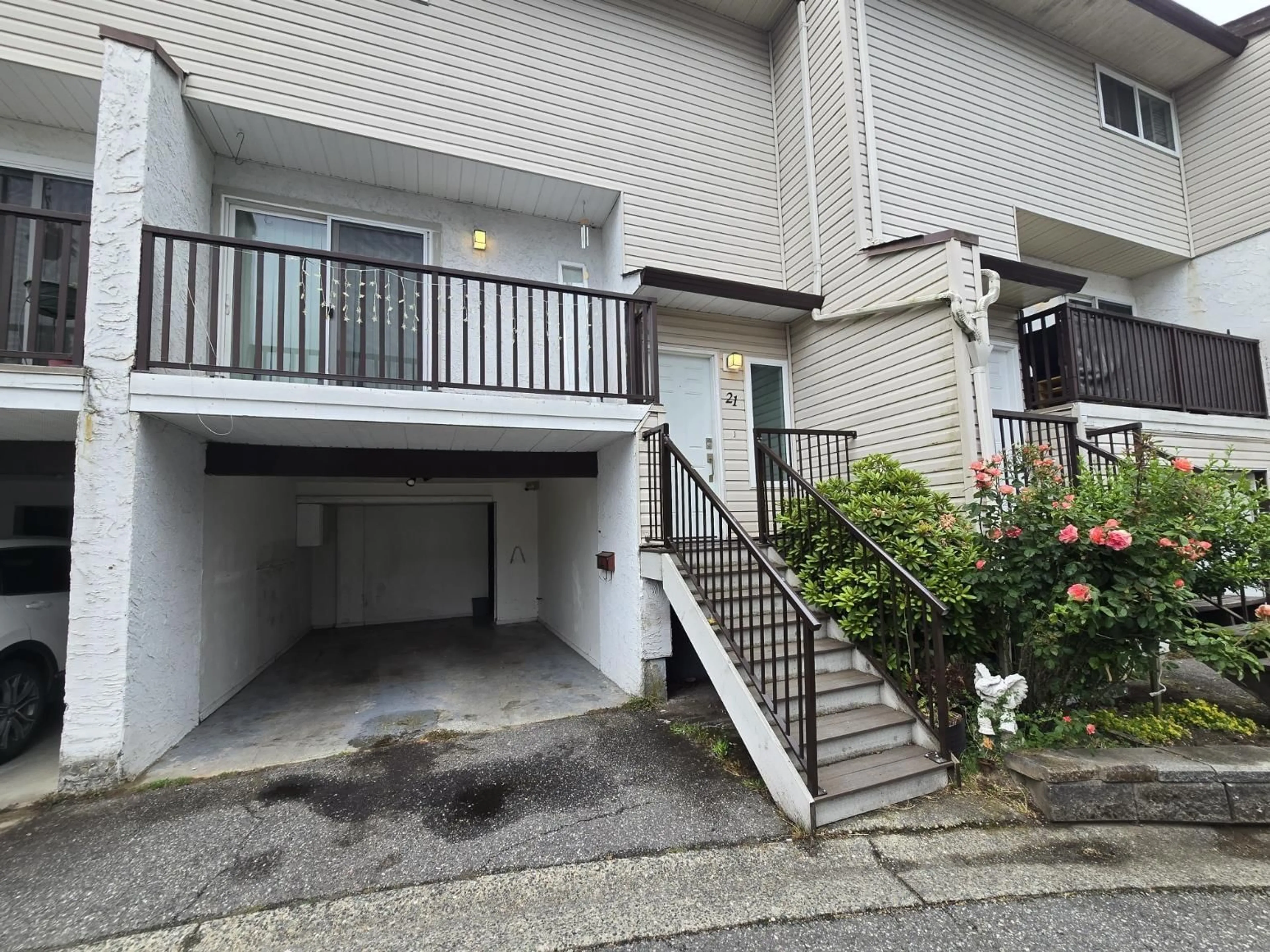 Patio, street for 21 - 32705 FRASER CRESCENT, Mission British Columbia V2V1C9