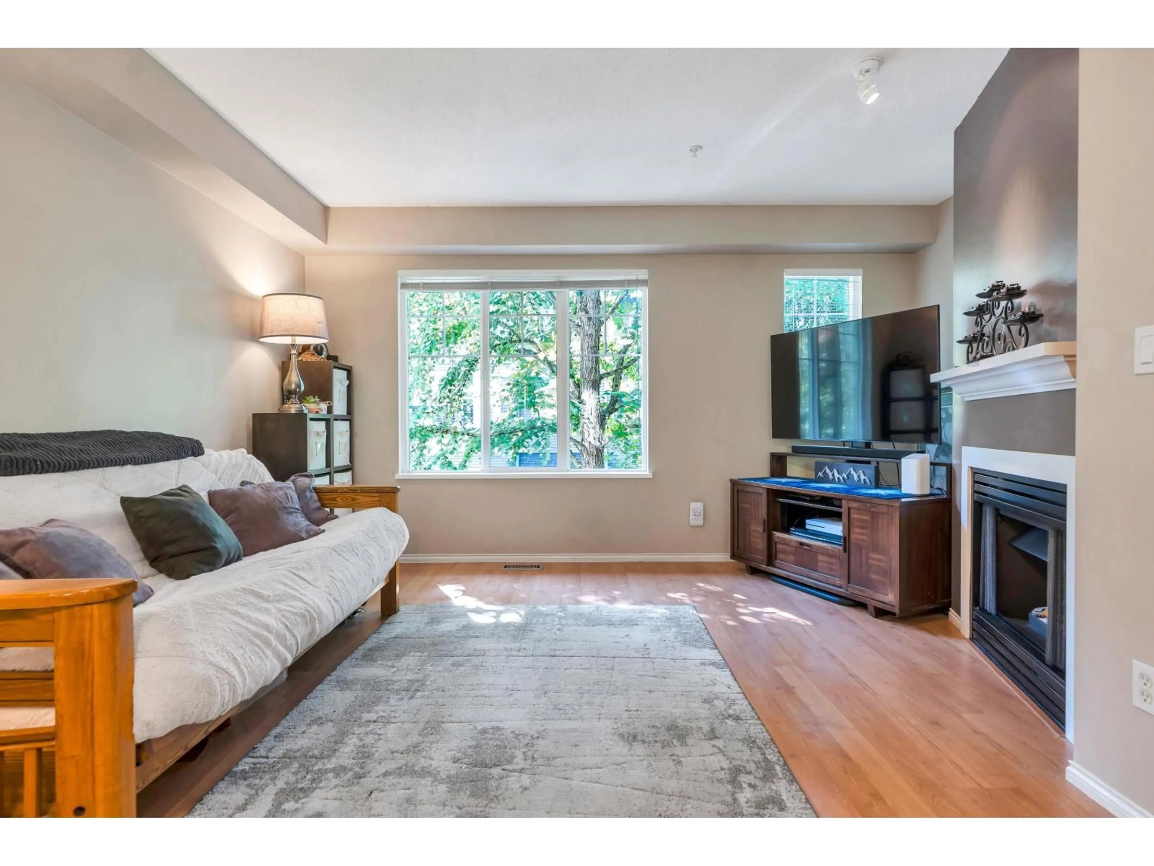 Living room with furniture, unknown for 30 - 20176 68 AVENUE, Langley British Columbia V2Y2X7