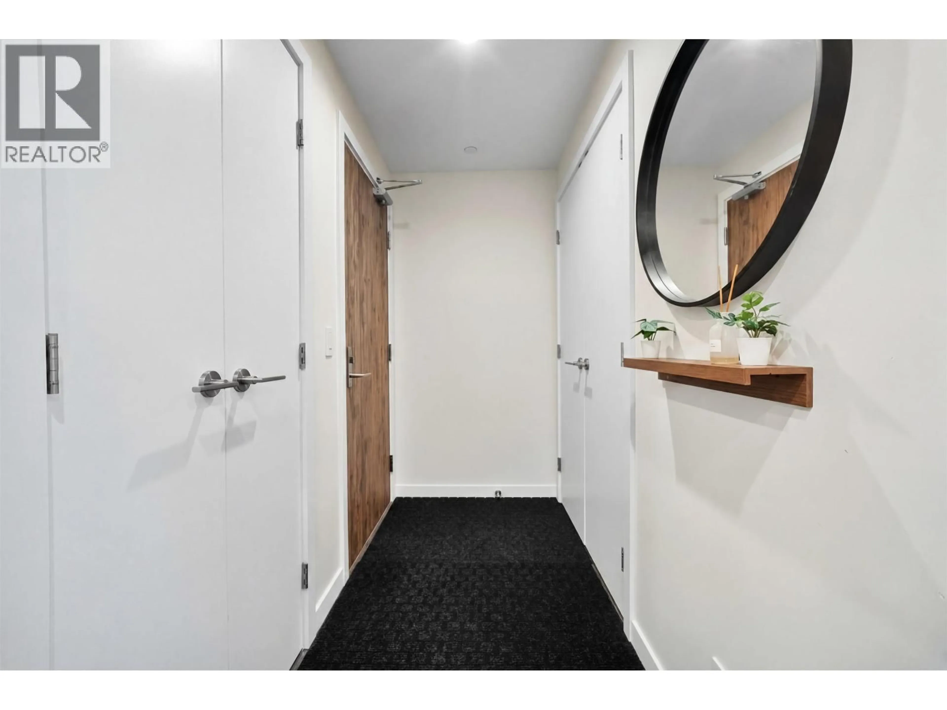 Indoor entryway for 405 - 308 MORRISSEY ROAD, Port Moody British Columbia V3H0M2