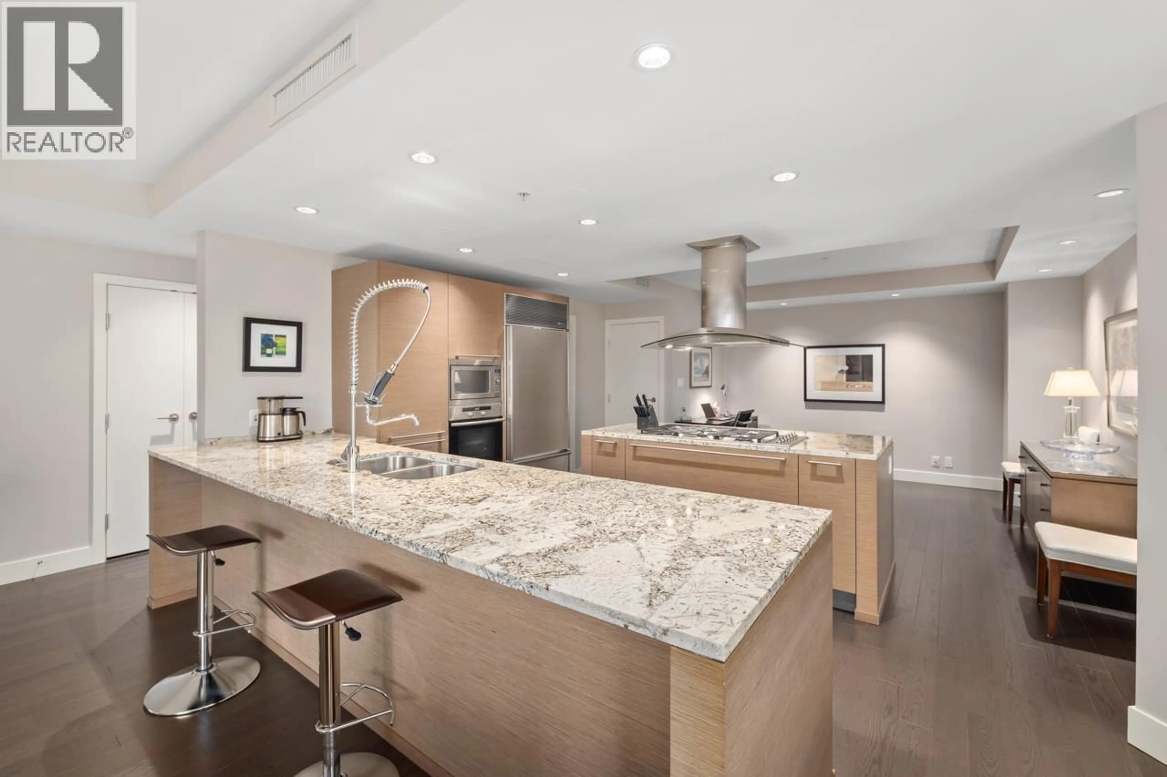 Contemporary kitchen, ceramic/tile floor for 2601 - 1111 ALBERNI STREET, Vancouver British Columbia V6E4V2