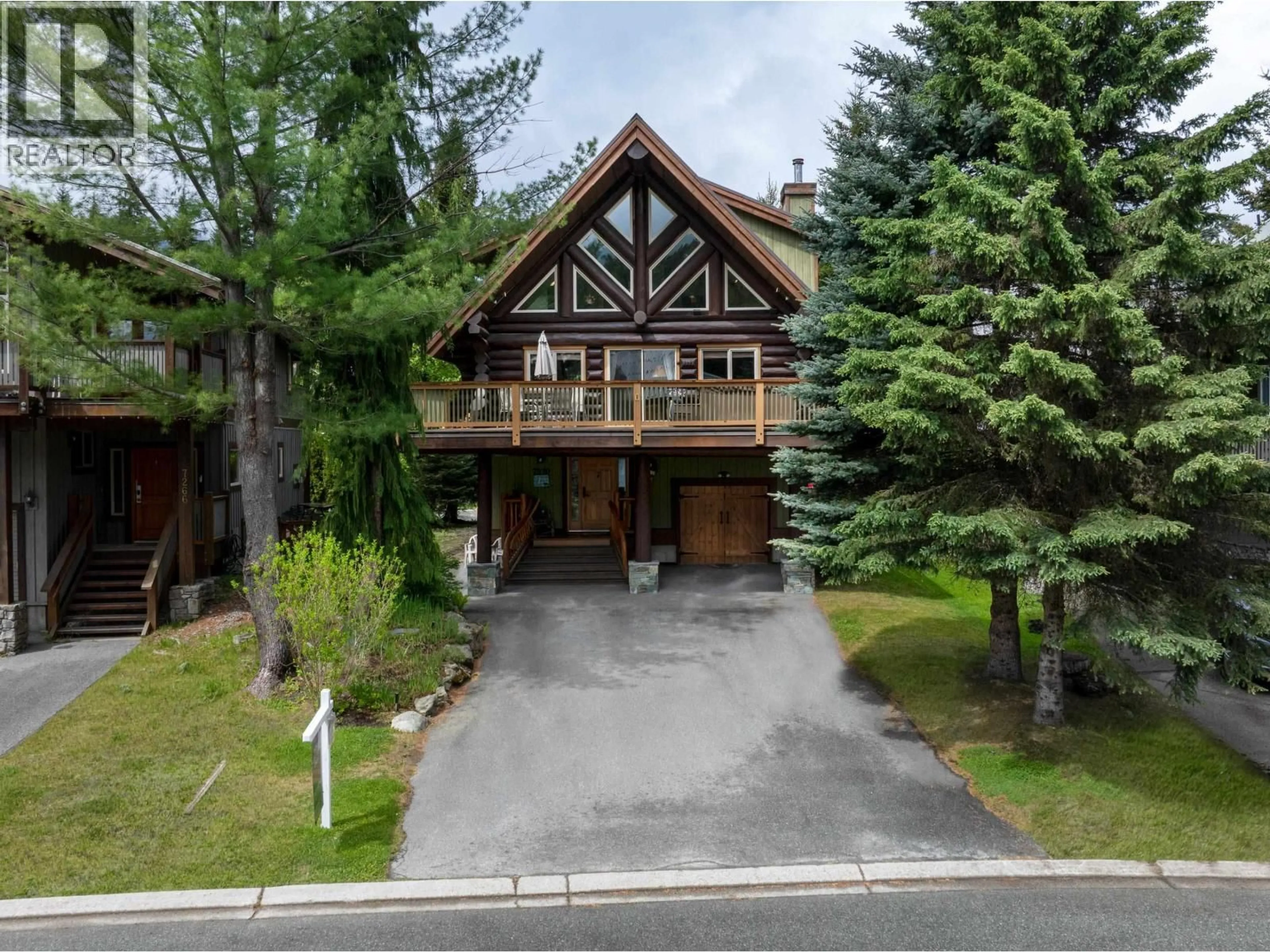 A pic from outside/outdoor area/front of a property/back of a property/a pic from drone, mountain view for 7270 SPRUCE GROVE CIRCLE, Whistler British Columbia V8E0E8