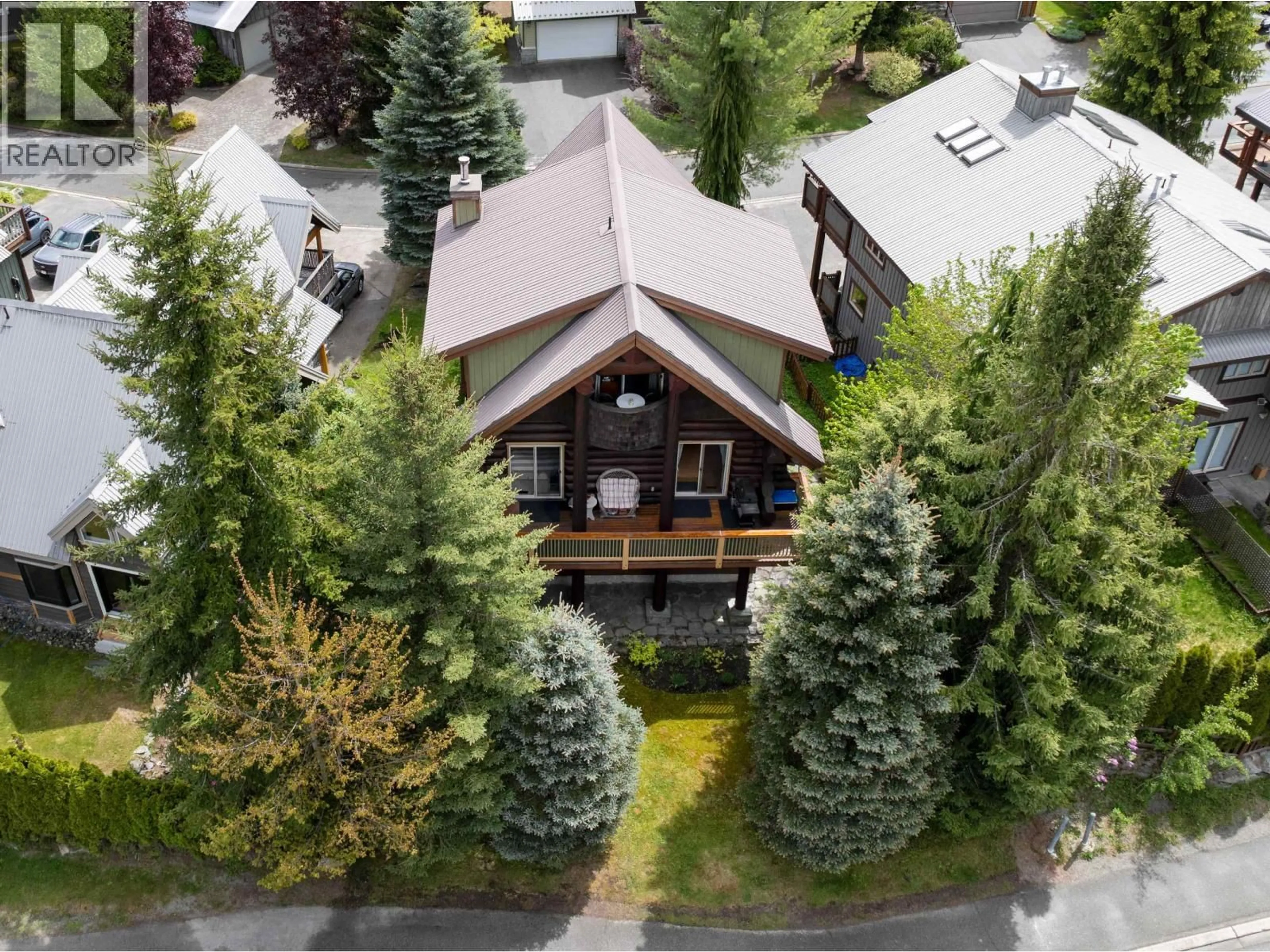 A pic from outside/outdoor area/front of a property/back of a property/a pic from drone, mountain view for 7270 SPRUCE GROVE CIRCLE, Whistler British Columbia V8E0E8