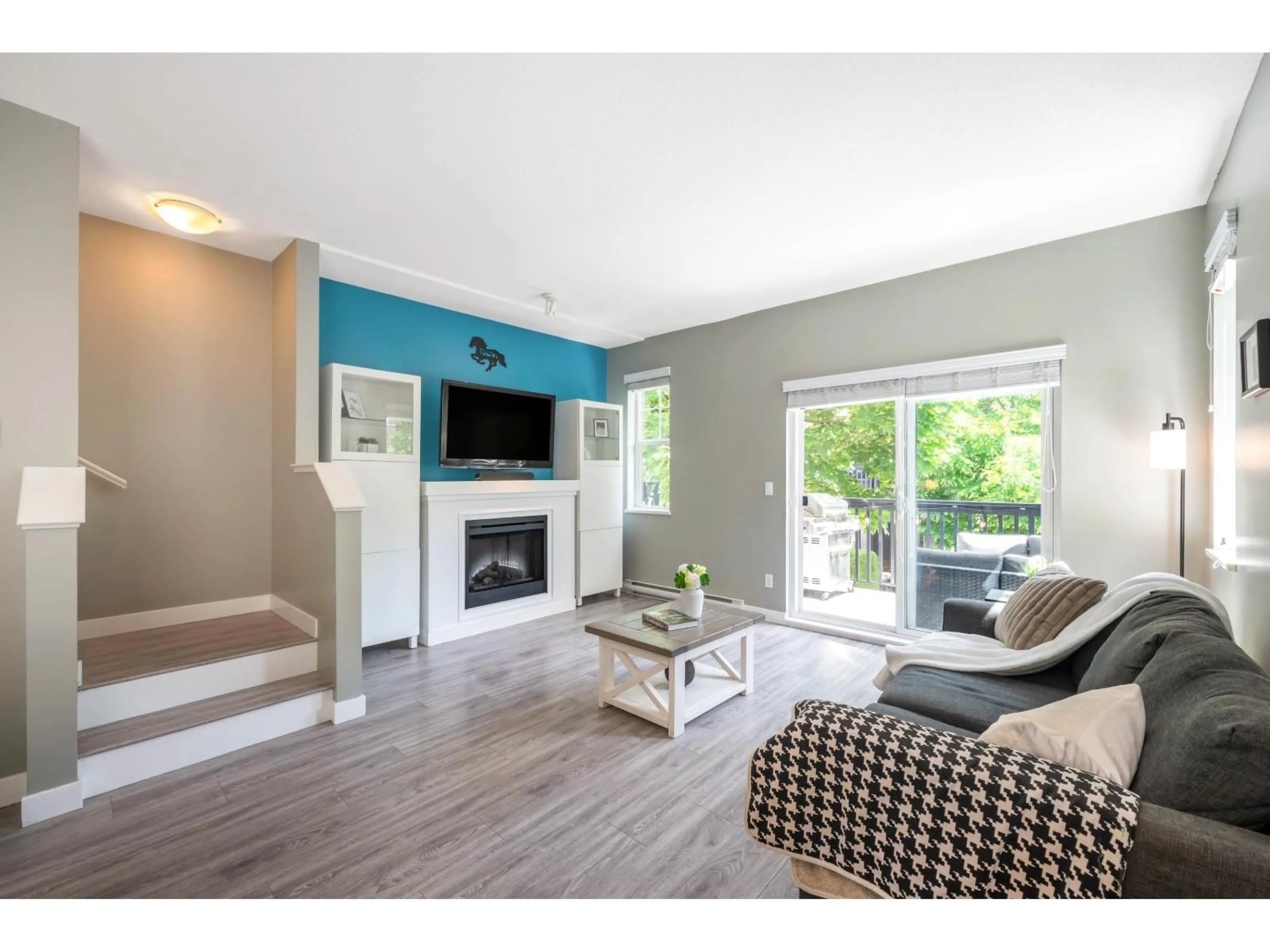 Living room with furniture, wood/laminate floor for 42 - 8385 DELSOM WAY, Delta British Columbia V4C0A3